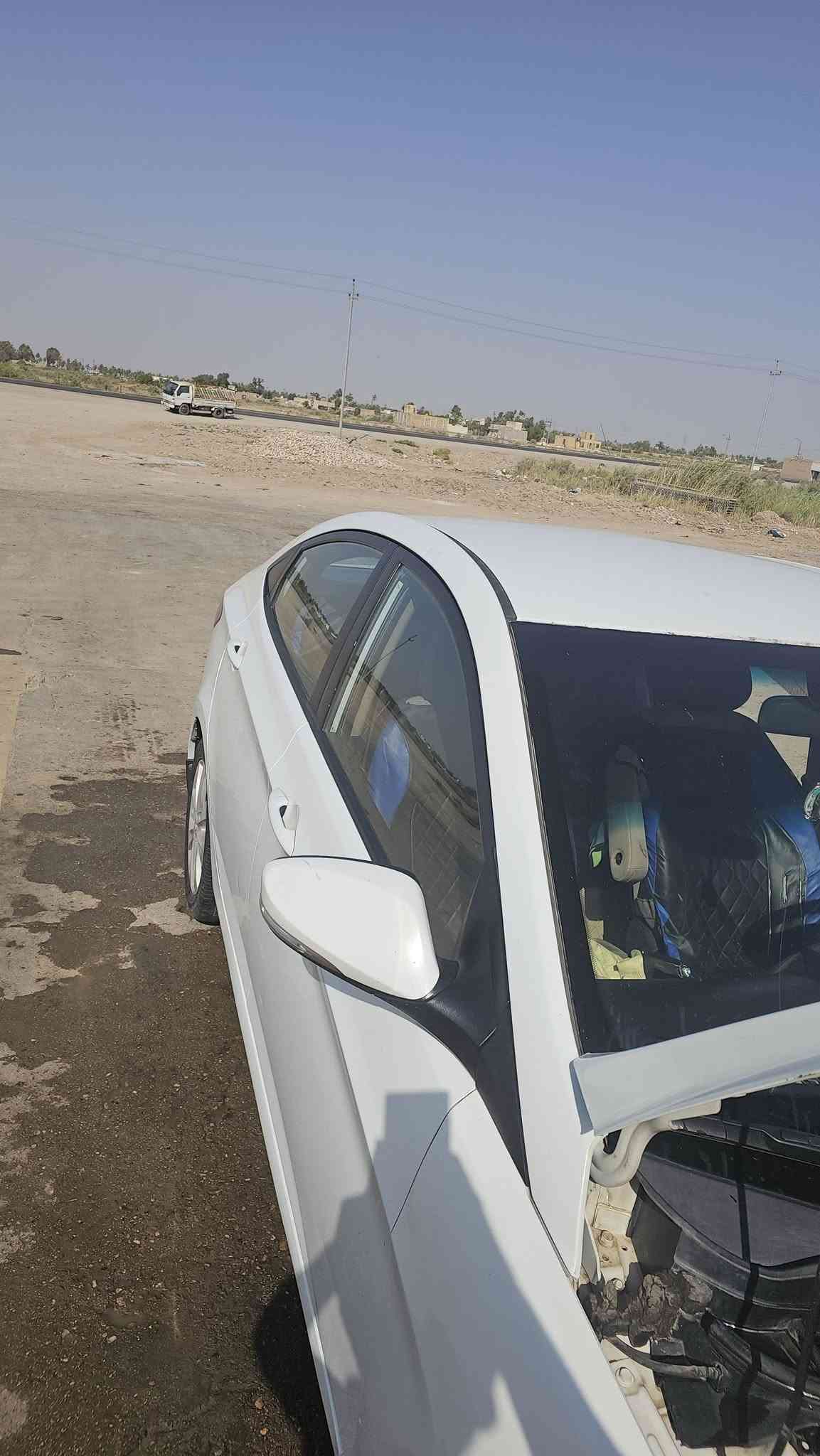 سلام عليكم سياره موديل ١٦ محرك ١٤٠٠ البيع ***********

