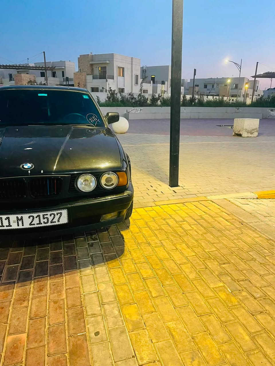 السلام عليكم 
bmw 530 v6 مفتوح
بجم عريض
وياله خليه حجم 15
سلايت 
غرفه جلد مدوشمه
رقم بغداد دولي مشروع وطني تنتهي ل2030
مكفوله من الغرمات
بدون حادث او ضربه 
للبيع او مراوس حسب القناعه السعر 47 وبيها مجال
ملاحظه التبريد شغال بس كمبريسر بي ضعف
***********
