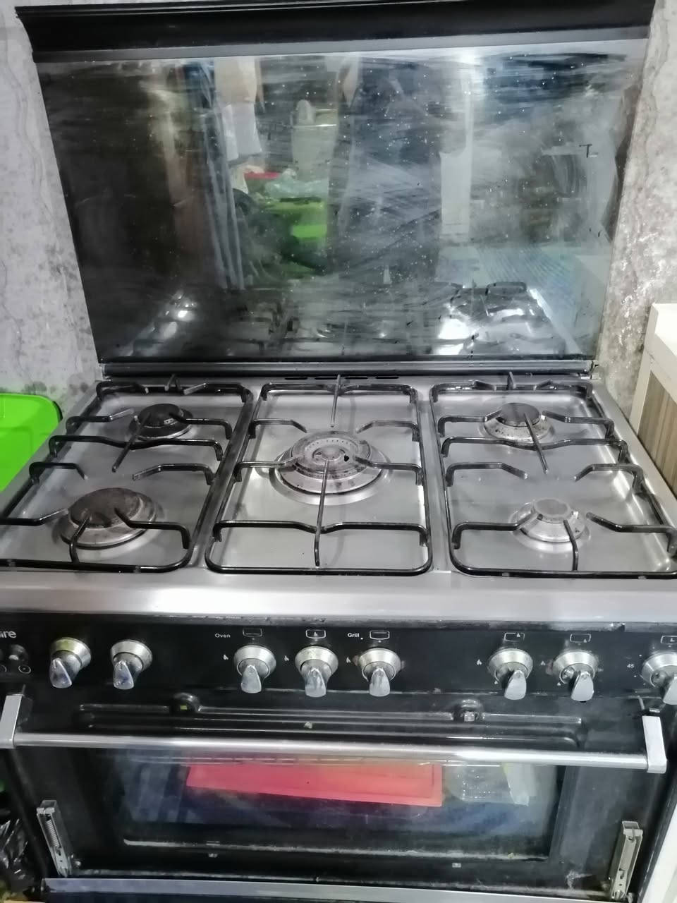 السلام عليكم طباخ للبيع ابو 5عيون نظيف للبيع السعر 250وبيه مجال ***********
