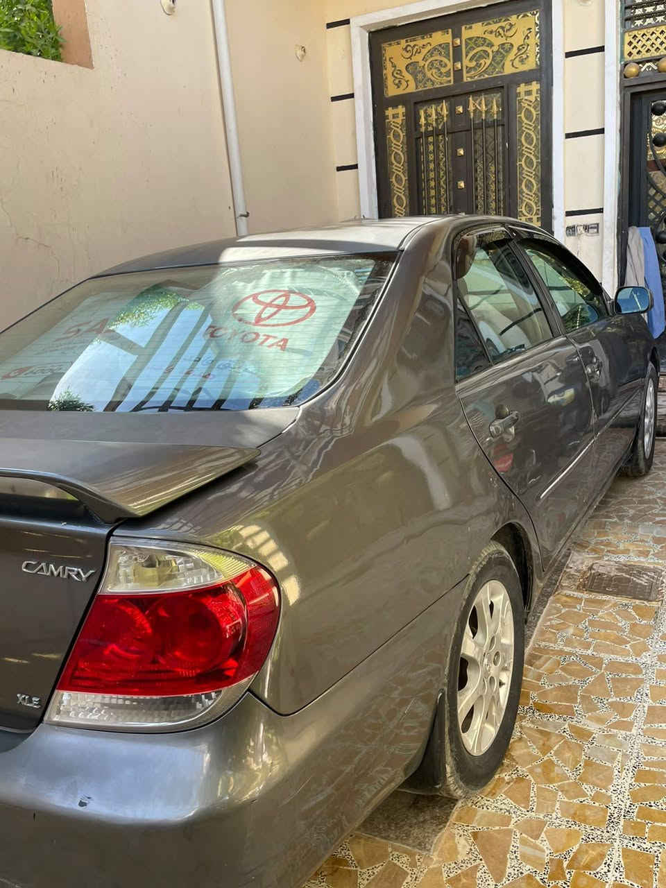 السلام عليكم كامري للبيع ٢٠٠٥ وارد أمريكي كامل موصفات مصبوغه عام فقط جماليه محرك ٤ سلندر تبريد شغال قطعتين فول موصفات رقم بغداد تحولي ثاني يوم
 سياره مال جناي
السعر 85 ورقه
*********** هذا رقمي بي واتساب
