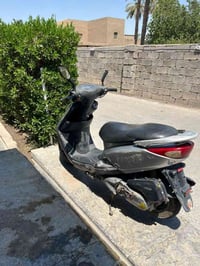 دراجة بانزين بريز للبيع  مجفت المحرك  وبعد مابيها شي  تشتغل سلف وهندر ...