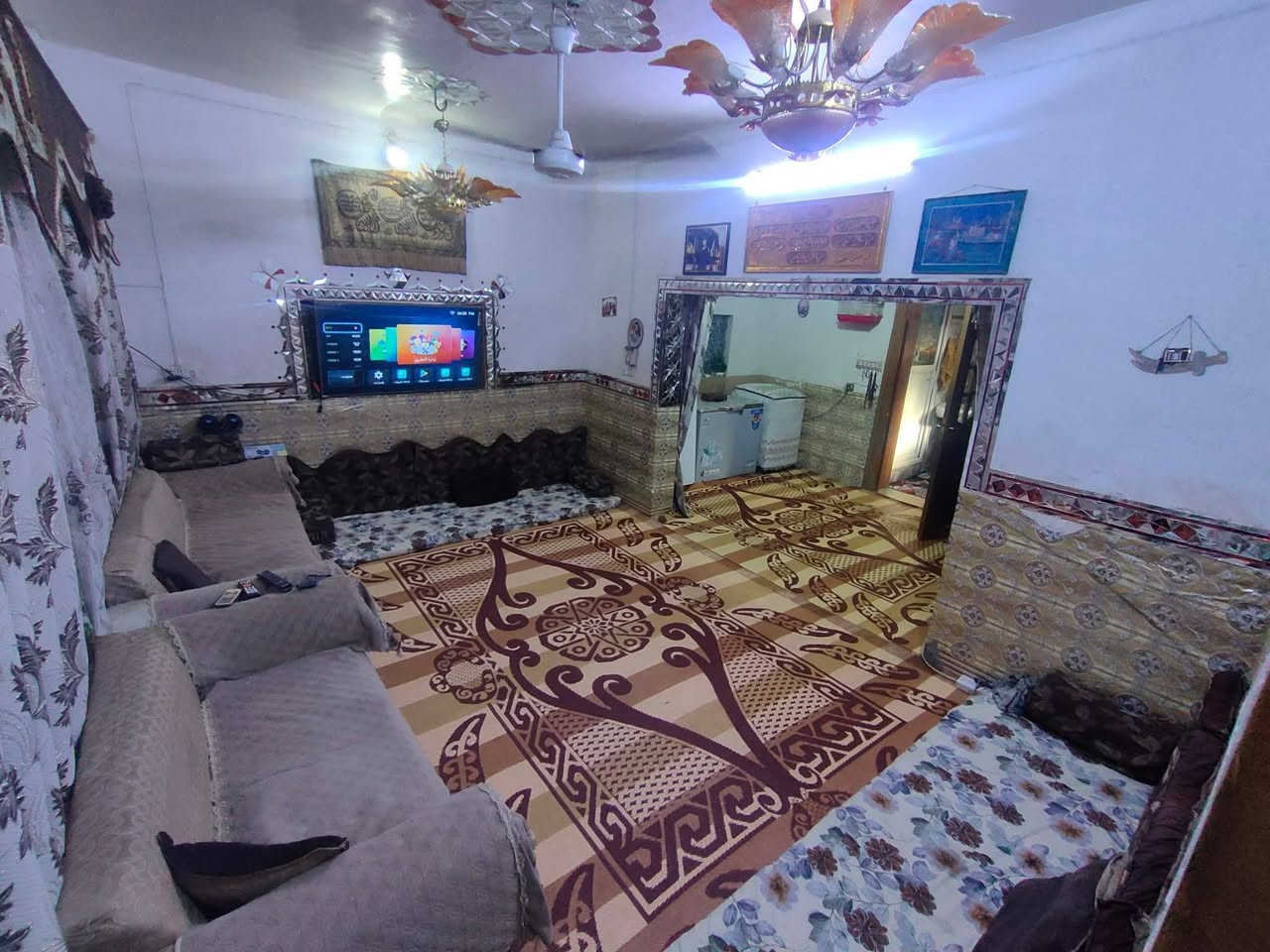 للبيع
بيت للبيع  في كربلاء المقدسه حي الهادي (الجاير) المساحه 100م مربع طابقين يحتوي على ثلاث غرف وصاله ومطبخ واستقبال وصحيات عدد 2  يبعد عن الامام الحسين ع واحد كيلو متر للاستفسار ***********
