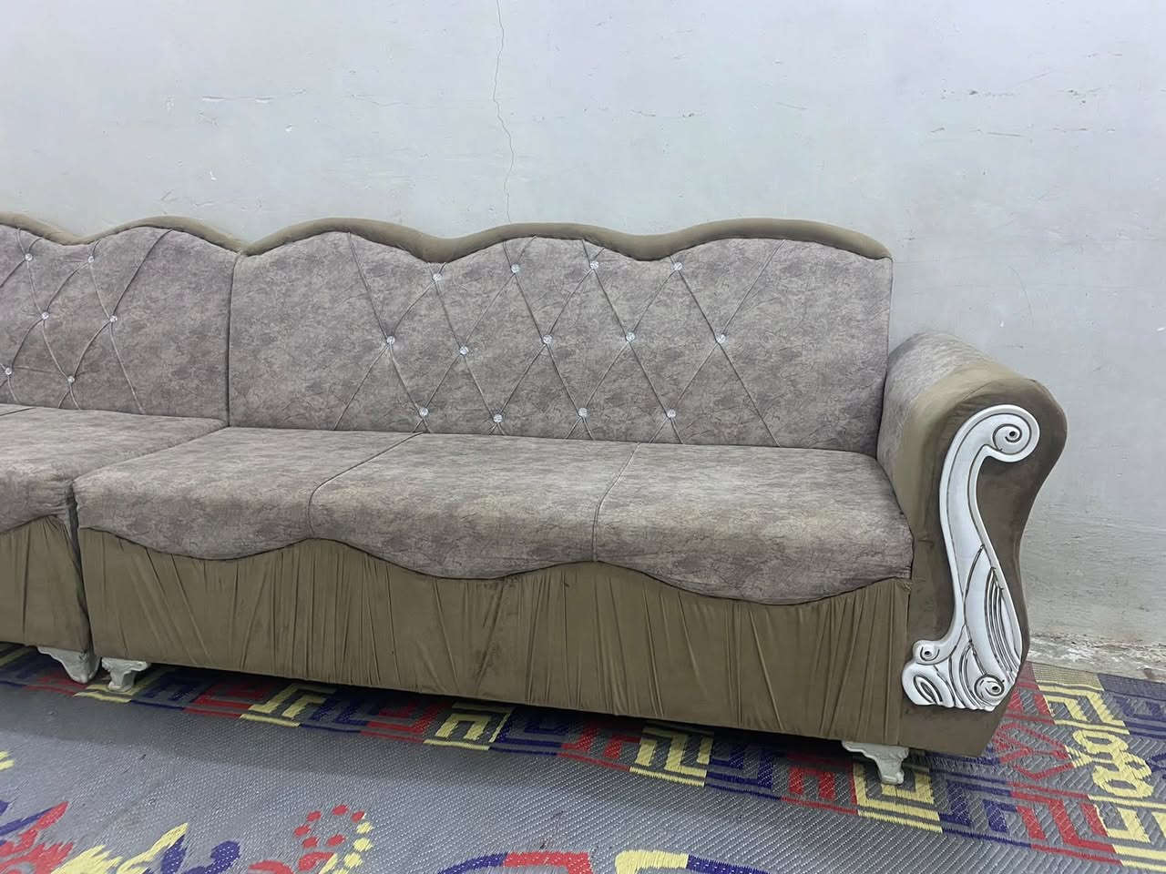 كنب • لا تفاصيل