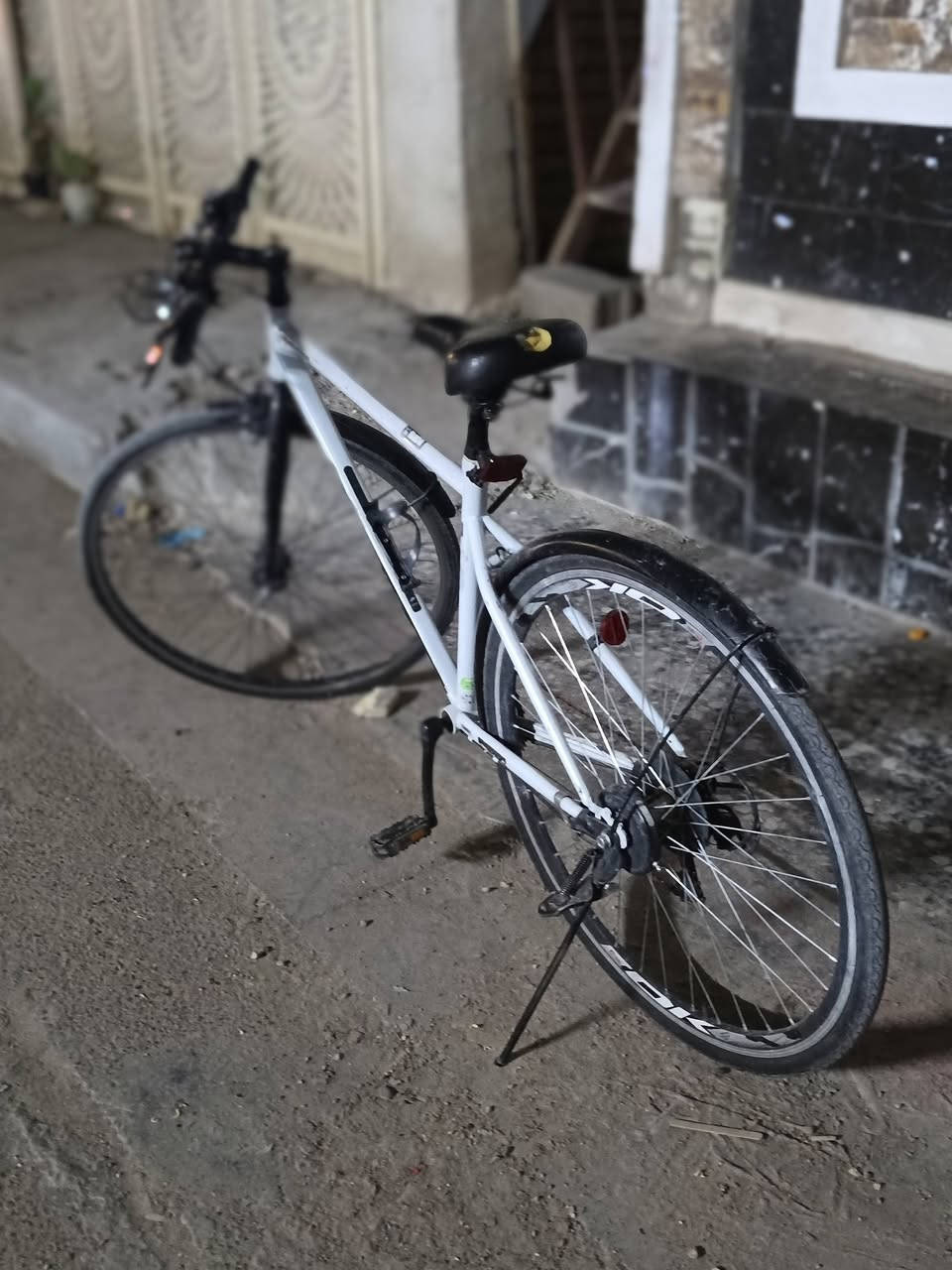 بايسكل c700 نضيف للبيع كامل گير ٦نمر بريكات امامي خلفي شغالة  المكينة ايضا نضيفة عنواني البياع المعالف 
السعر 120بي مجال بسيط
 للتواصل
***********واتساب
