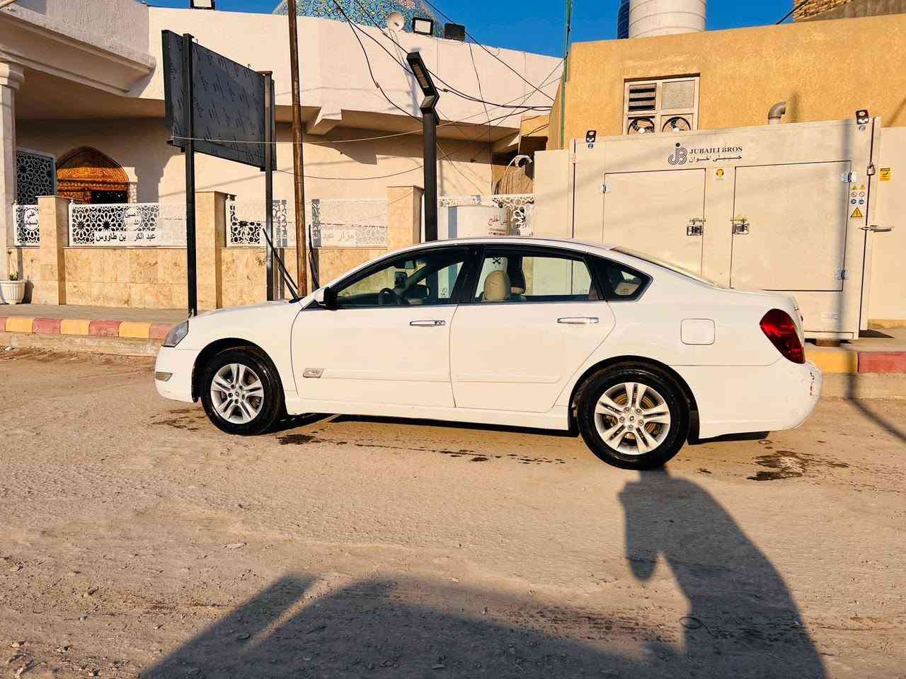 رينو سافران 4سلندر 
2010 كير مكينة تبريد كله مكفول 
رقم انجليزي سنوية 30 بأسمي رقم مميز 
سيارة حلوة وجاهزة 
بيها جاملغ خلفي خلف السائق 
وبيها طخات بسيطة تجي وتشوفها 
السيارة معروضه 87 وبيها مجال 
مكاني حلة مركز 
***********
