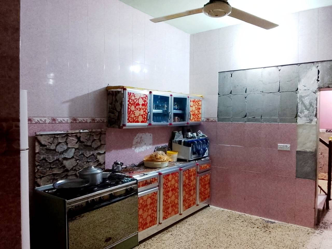دار للبيع ١٠٠م طابو صرف بغداد/ الوحدة/ سيد 
عزال
ثالث بيت عن الشارع العام (بالقرب من شارع الصيانة) 
يحتوي على استقبال _ وصاله مطبخ _ وغرفة نوم 
البناء طابوق بالكامل بسعر مناسب ٦٠ وقابل للتفاوض 
للاستفسار أو المعاينة ***********
