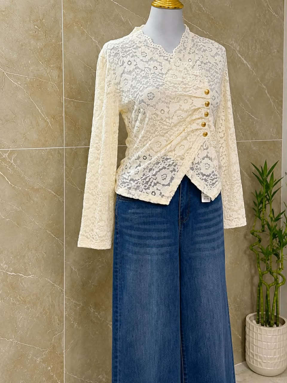 ✨ ستايل أنيق وسعر يجنن 😍

👖 كيلوت جينز 17,750 د.ع
👚 قميص كيبورد 21,750 د.ع

قطعتين يكملن إطلالتچ بكل أناقة 🤎
📩 للطلب والاستفسار راسلونا خاص
لارين | Larin
