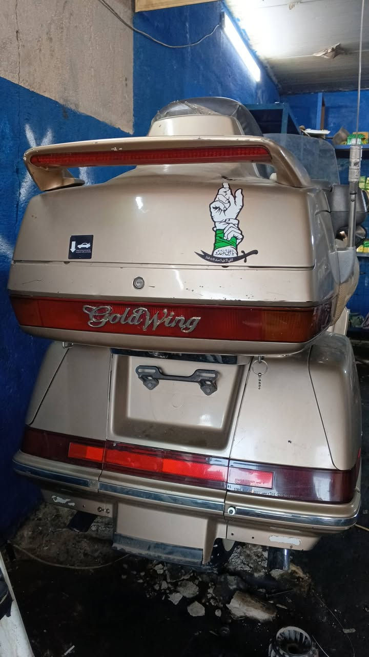 سلام عليكم كولدن 1500موديل 1990كفاله عامه اترايك للبصره كامله على اخر حبايه بيها ملاحضات بسيطه جدا سعر 22وبيها مجال عنوان بغداد مدينه الصدر ***********
