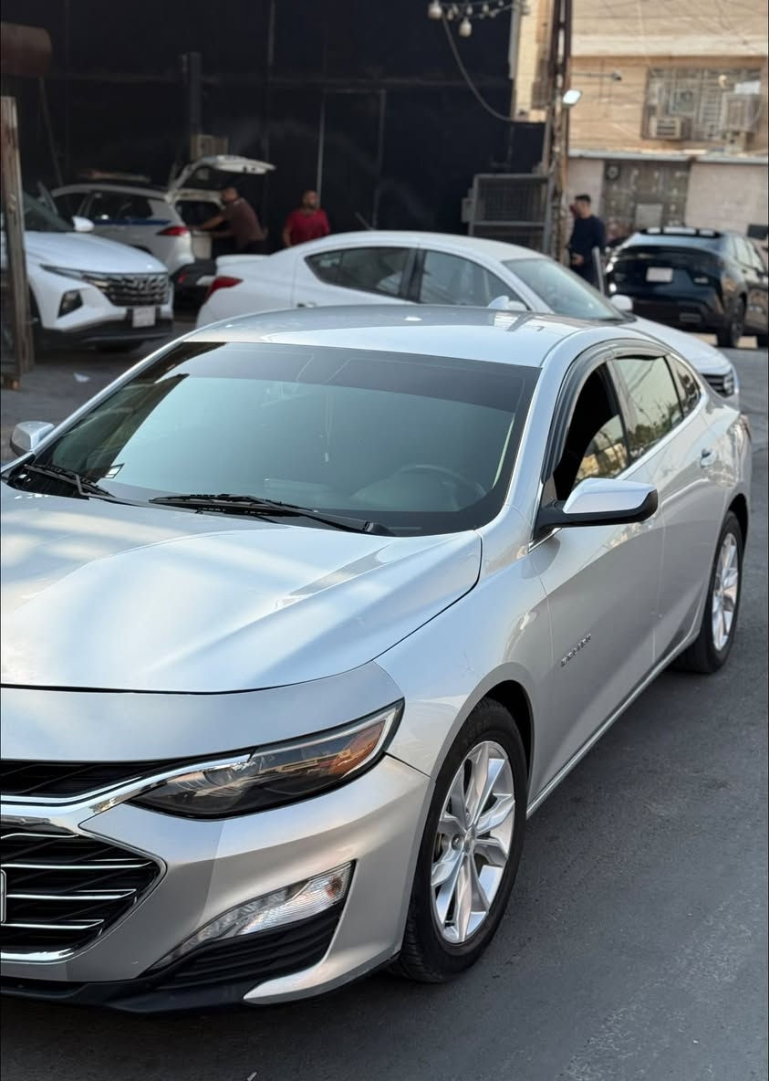السلام عليكم
من رخصة الشباب

للبيع Chevrolet Malibu 2022 LT امريكي حادثها دعامية وبارد بالجاملغ بدون اي دواخل ايرباك ستيرن فقط السيارة جديدة ونظيفة واحلى من صور مال بيت ماشية 70 ميل مايقارب 114 كيلو متر 

مواصفات LT معروفة بصمة شاشة كار بلي تحكمات ستيرن كشنات تدفئة تبريد كشن سايق كهرباء اوتو بارك ومواصفات ل LT بعد 

رقم اربيل ب اسمي تحويل ثاني يوم السيارة مابيها اي نقص تايرات صدر تبريد ترايك وين متريد السيارة جاهزة بدون اي نقص دهن كله اصلي بانزين كله محسن تجي وتشوف سيارة بعينك شكد نظيفة تشغل وتطلع 

مكانها بغداد/حي الخضراء او العامرية 

سعرها مناسب       :           115$ وبيها مجال انشالله 

هـ ***********
