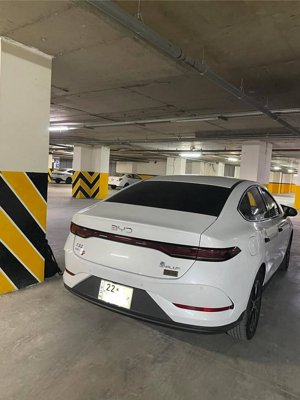بۆ فرۆشتن: BYD Qin Plus 2025
سەیارەیەکی ئابووری، مۆدێل بەرز و زۆر پاک!
 مۆدێل: BYD Qin Plus
 ساڵ: 2025
  ڕەنگ: سپی(ناو زەرد - جلد)
 مەودای ڕۆیشتن: 11,500 کیلۆمەتر
  جۆری بزوێنەر: هایبرید (کارەبا و بەنزین)
تێبینی لەسەر لەش و لار و پێکهاتە:
  ویلەکانی گۆڕاوە و ریمی بۆ دانراوە.
  چاملغی سەرەوە یەک لەیدرانی هەیە (نزیکەی ١ بستی سبخ و ١ بستی سندوقی مەحجوونی هەیە).
  بێ ژوورە و بێ ئەیرباگە.
  بە شەرتی فەحس و سۆنەر.
 موسەفەقاتەکان:
 سیستەمی سەلامەتی: Auto Brake (ڕاگرتنی خۆکار).
 فێنککەرەوە و گەرمکەرەوە: تەبریدی مەرکەزی + ساردکەرەوە و گەرمکەرەوەی کورسی.
تەکەنۆلۆژیا: شاشەی گەورە، پۆرتی Type-C، وایەرلێس چارجەر.
کۆنتڕۆڵ: ٢ سویچی زیرەک + کارتی تایبەتی BYD.
شوێن هەولێر 
سعر  129 $ مجال
7825412184

🚘 **للبيع BYD Qin Plus 2025**

▫️ موديل: 2025
▫️ الممشى: 11,500 كم
▫️ هايبرد (بنزين + كهرباء)
▫️ اللون: أبيض، داخلية جلد أصفر
▫️ اقتصادية ونظيفة جداً

**المواصفات:**
✅ شاشة كبيرة
✅ شحن لاسلكي + Type-C
✅ تبريد وتسخين المقاعد
✅ تكييف مركزي
✅ Auto Brake
✅ 2 مفتاح ذكي + كارت BYD

**ملاحظات:**
🔹 الرنكات مبدلة
🔹 صبغ في الجاملغ العلوي فقط، تقريباً بسطين (واحد سبخ وواحد صندوق محجوني)
🔹 بدون ضربة شاصي وبدون إيرباغ
🔹 البيع بشرط الفحص والسونار
سعر 129 $ مجال
📍 الموقع: أربيل
📞 ***************
