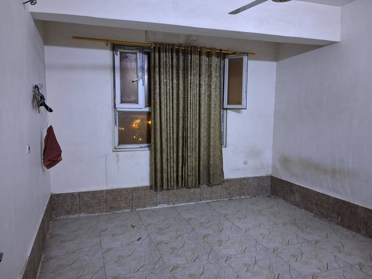 🏠 #للايجـٰآر__في__السيـديـه
شقه طابق ثاني
#تصلح ان تكون #سكن_موظفين_اومكتب_اوشركه
تحتوي على غرفتين وصاله ومطبخ وخدمات وبلكونه
#الموقع على شارع العام حله بغداد 
📱_______________  ☎️ 
للاستفسار #مكتب_المختار_للوساطه_العقاريه
اتصال +واتساب 📞 📱 
***********
