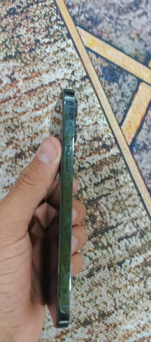 عمي السلام عليكم. أيفون 13 برو ماكس شرق اوسط  البطارية 76  السعر خاص التصال عل رقم ***********

نص مكتوب في الصور:
- 12:46 77 iPhone < 26.6 < iPhone 13 Pro Max MNDO3B/A MHQM2T63HJ < سجل تاريخ القطع والخدمة الأغاني الفيديووهات الصور التطبيقات السعة متوفرة B4:19:74:CC:5A:63 Wi-Fi عنوان 0 316 632 17 256 غ.ب. 178.9 غ.ب. حول الاسم إصدار iOS اسم الطراز رقم الطراز الرقم التسلسli