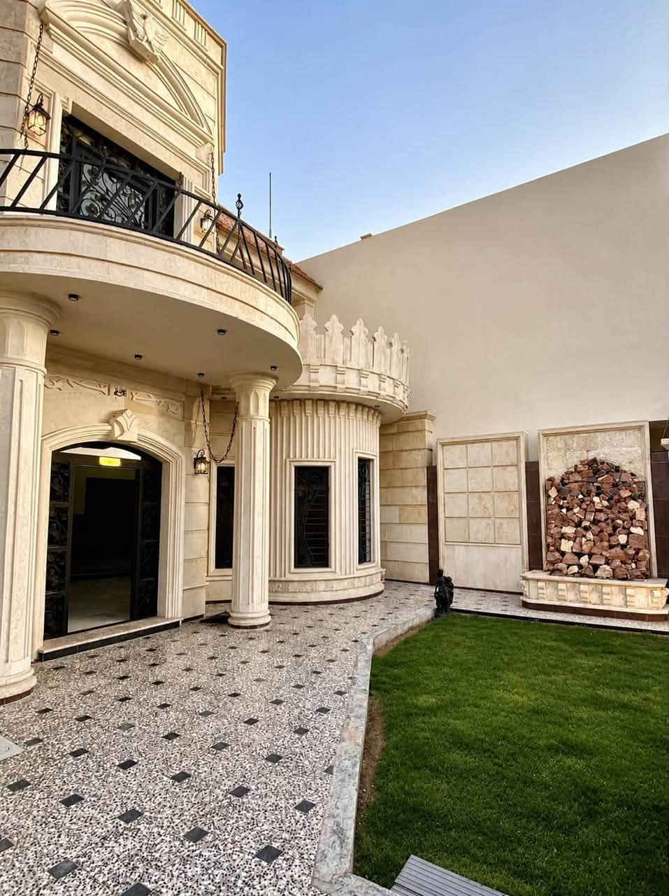 الموقع العامرية شارع السفارات
تشطيب جديد ٢٠٢٦
يحتوي على 
٦ غرف 
صالات عدد ٢
مطابخ عدد ٤
مناور عدد ٣ 
حمامات عدد ٣ + لوندري غسيل ملابس 
كراج خارجي يتسع لاكثر من ١٥ سيارة
كراج داخلي
حديقة داخلية و حديقة خارجية
الايجار (تجاري فقط)
الدفع سنوي 
يصلح  للشركات الاجنبية و السفارات و شركات النفط و مراكز التجميل …

يقع على شارع تجاري سايدين و يبعد عن الحي الدوبلماسي مسافة ٦٠٠ متر 
و يبعد عن المطار حوالي ١٠ دقائق فقط 
الموقع مميز و هادئ و امن

للتواصل خاص او الاتصال ***********
