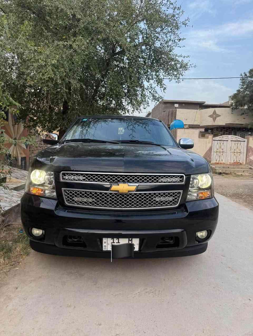 السلام عليكم…..تاهو اسود 2013 LTZ خليجي بتره(اصولي) رقم بغداد
السيارة نظيفه مكفوله ماعدا الجاملغ الايمين مصبوغ باقي السياره كفاله حداديه وتبريد ومكينه وگير كله كفاله غرفه السياره نظيفه كلها كامله مكمله تخم تايرات جديد
فول مواصفات 
1_تشغيل عن بعد
2_فتحه سقف
3_اشارة ترحيب
4_فور ويل
5_شاشتين 
6_صندوق كهربائي
7_منظومة زينون
8_7راكب
9_ كراسي كهرباء
10_تحكمات استيرن
11_مري شفط
12_كراسي تدفئه+تبريد
وباقي مواصفات ال LTZ المعروفه
سياره فول نظيفه 
للأستفسار والتواصل على الرقم ***********
عنوان السياره بغداد الرصافه
