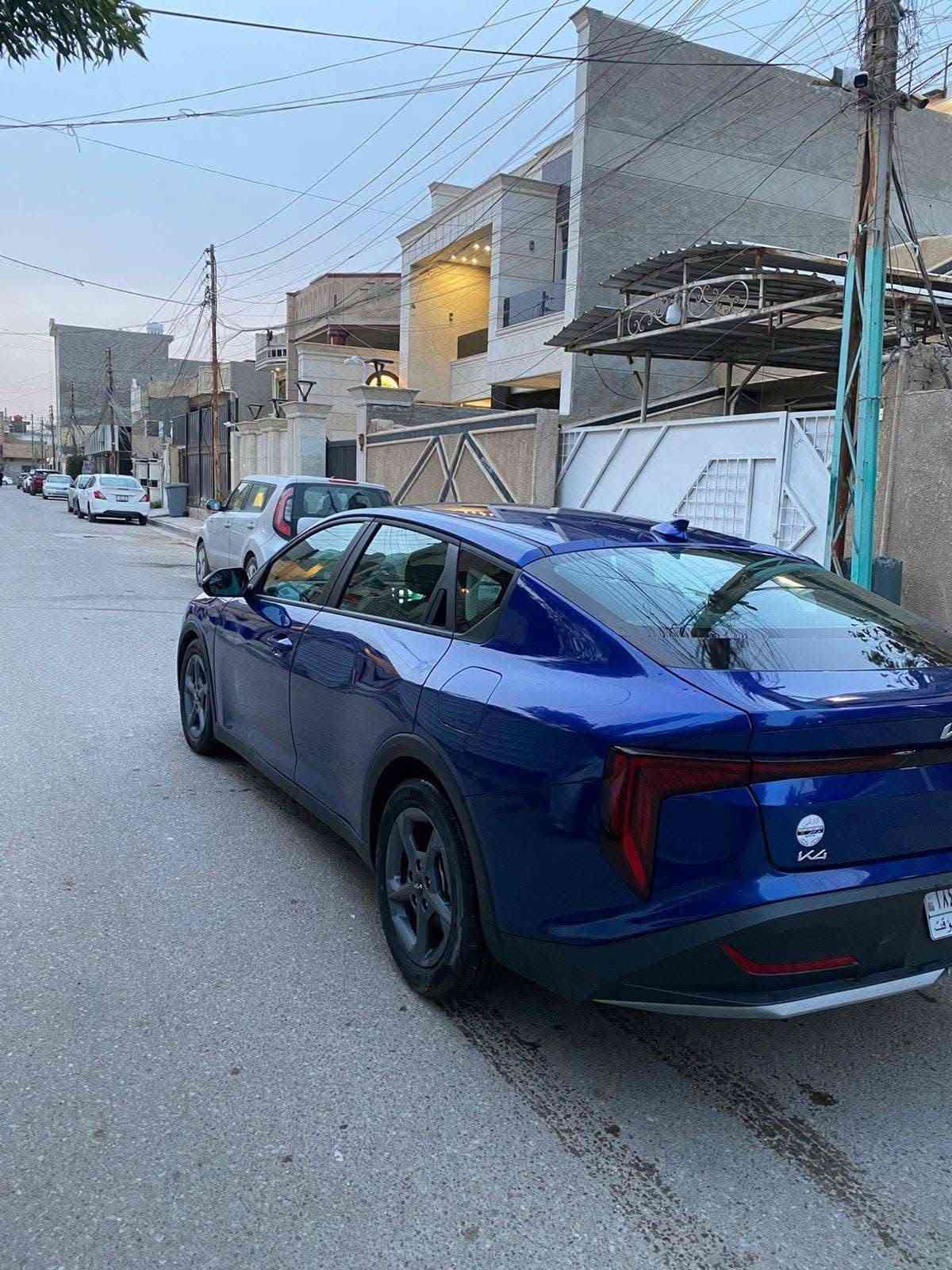 السلام عليكم كي 4 لبيع حادث موجود بل صور المواصفات:

١.بصمة ابواب وتشغيل عن بعد

٢.فول تحكم ستيرن 

٣.صندوق ذكي

٤.رادارات خلفي وامامي

٥.شاشة كبيرة متصلة

٦.سايد بريك دكمة

٧.مانع انزلاق

٨.ويل كروم

٩.تحديد مسار

١٠.مانع اصطدام

١١.خاصية انزال الجام الامامي عن بعد

وبعد بيهه هواي مواصفات…

السعر 165 وبيهة مجال خابر وتدلل 
***********

نص مكتوب في الصور:
- 58391055