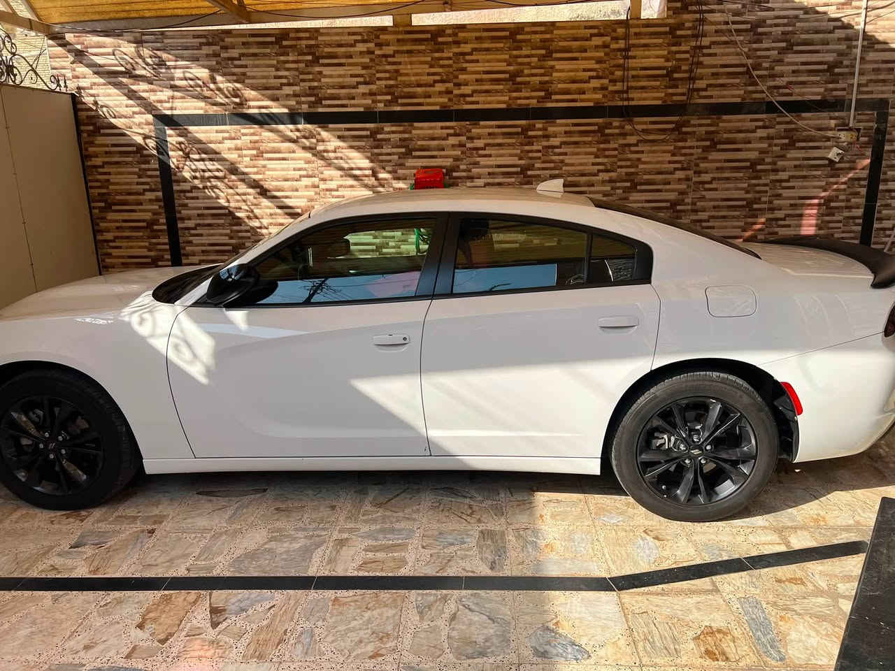 السلام عليكم
للبيع فقط 
جارجر SXT BLACKTOP 
موديل: 2023
رقم اربيل 
اللون: ابيض
مواصفات :- 
- فور ويل
- شاشة كبيرة 
- بصمة تشغيل عن بعد 
- داخل جلد احمر 
- مكينة ٦ سلندر 
- كامرة خلفية 
- نظام سبورت 
وباقي المواصفات المعروفة.
السيارة وارد حادثها مرفق بالصور تبديل دعامية وبنيد فقط بدون صبغ السيارة جديدة كلش استخدام شخصي السيارة عدى حادثها الباقي كفالة لا ضربة ولا صبغ وصار بيها شخوط بسبب النفوس الضعيفة والسيارة ماشية ٨٠ الف كيلو مكانها ميسان - العمارة سعرها ٢٣٣ وبي مجال 
للاستفسار اكثر الاتصال بالرقم : ***********
