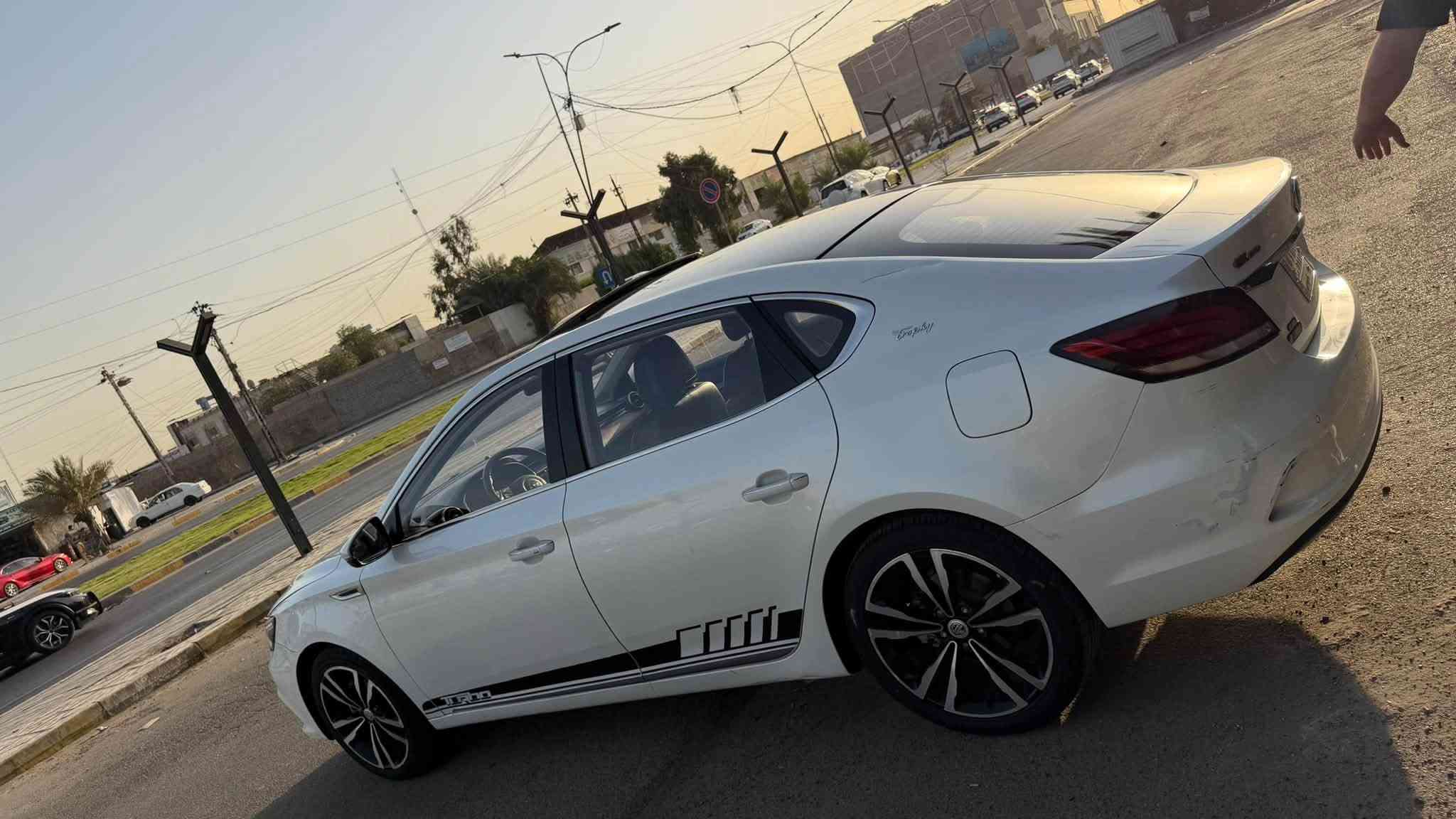 MG6 Trophy 2023

*بصمة وفتحة وحساسات 
* گير 7 سرعات DCT
* دفع أمامي 
* فول مواصفات أعلى فئة
* داخلية جلد
* شاشة وسطية + شاشة معلومات
* كاميرا وحساسات خلفية
* مثبت سرعة
* أنظمة ABS + ESP + TCS
* ماشية: 70.000 كم فقط
* بدون صبغ فقط ملاحضات بيهه بالدعاميات 
* سيارة جاهزة
* محرك مفتوح بالشركة 
* رقم بغداد بإسمي // عنواني بغداد 
* السعر منااااسب  88  ورقه وبيه مجال 
* للتواصل ***********
مكاني بغداد حي القاهرة

