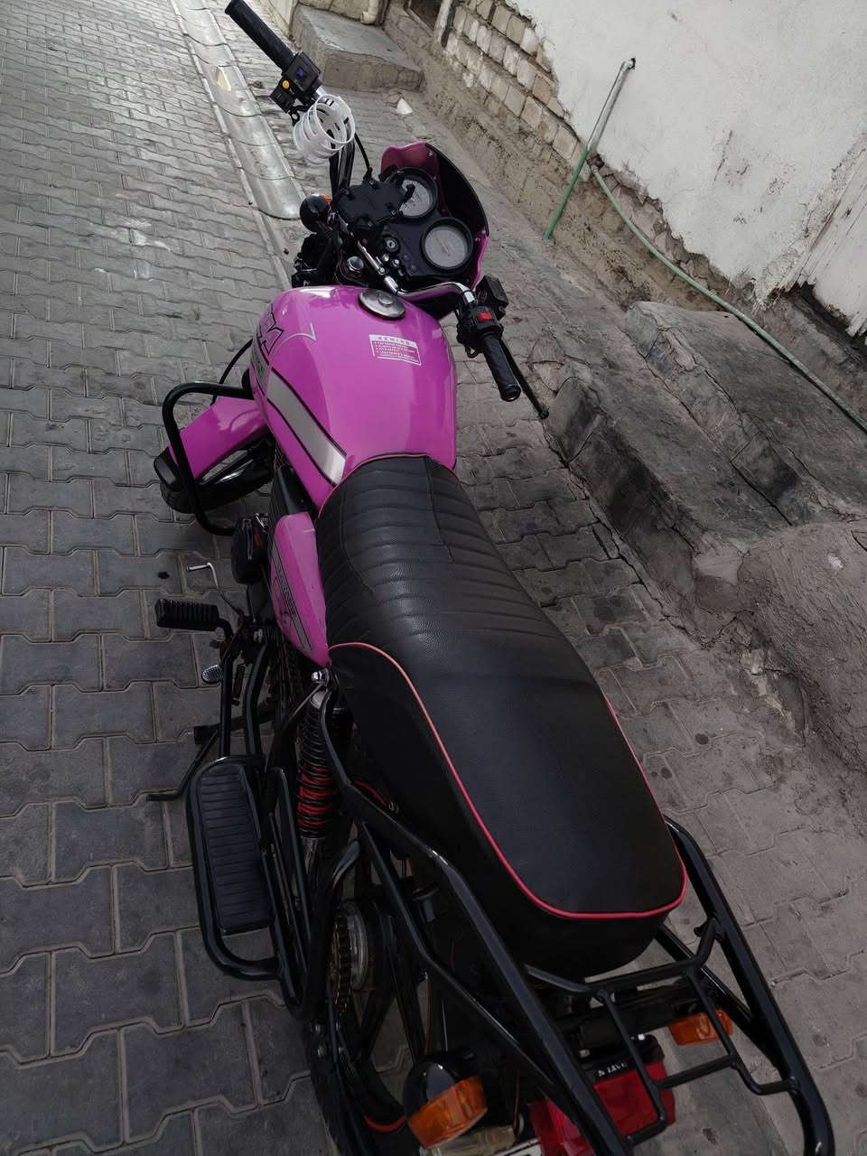 دايون للبيع 
النجف كوفه حي ميسان 
🏍️ للبيع دراجة دايون موديل 2023
✅ موديل: 2023
✅ اللون: وردي
✅ رقم نجف انكليزي
✅ مداور ثاني يوم
✅ الحالة: جيدة جدًا وجاهزة
💰 السعر: مليونين وربع
📍 الموقع: النجف
📞 للتواصل: ***********

