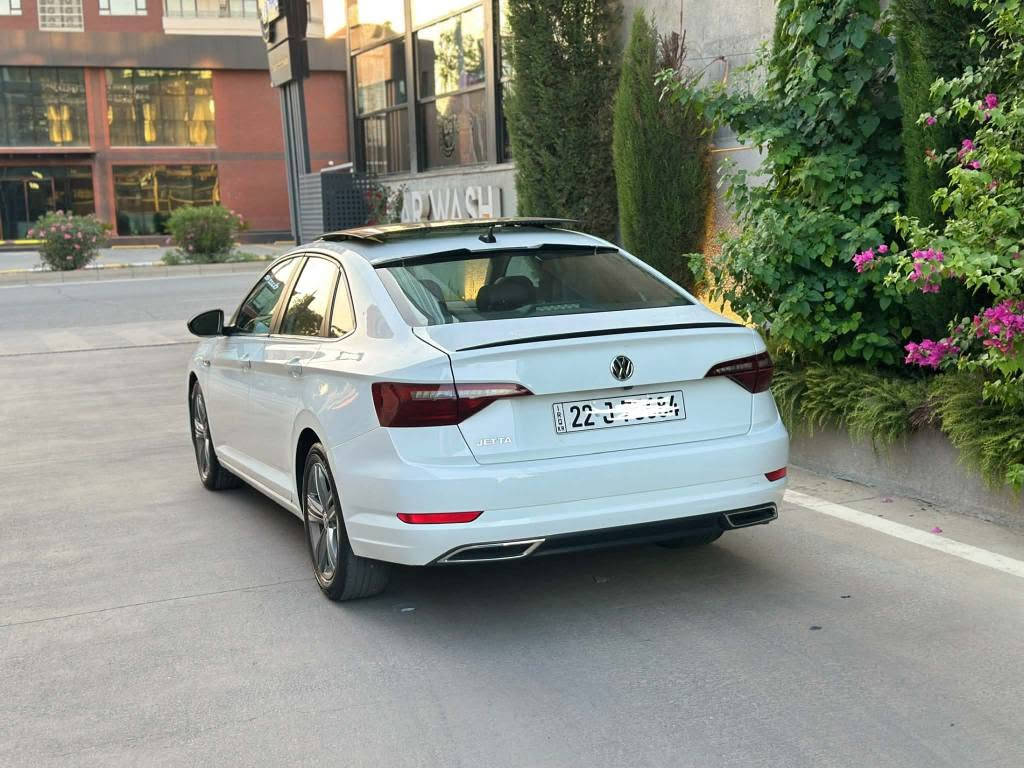 Jeeta 2021 Rline 1.4 turbo
جيتاي ٢٠٢١ ئارلاين فول مواسةفات
مةكينة ١٤ توربو گيرو مةكينةي بةشةرت و نةكراوةتةوة
پانوراما
كوشن جلدو كوشن زةرد كوشن و سوكان هيتةر
شاشةو كاميرا
رادار پيشو دواو تةنيشت
تةبريد و تةقةو رةقةي بةشةر ت سةيارةكة بي مةسرةفة
رةقةم هةوليرة سةنةوي و ژينگةي تازةية 
سةيارةكة دوو پارچةي بوياخة بونيد و جةمةلةغ كةميك بةتانةي سةكني گرتووة راديتةر و پانكةي بيلادة بةشةرتي حةماوة
ئيرباگي سيستةمة
نرخي ١٢٧معامةلةي كةم
شوين سليماني 
                                                           *********** السليمانية, العراق
