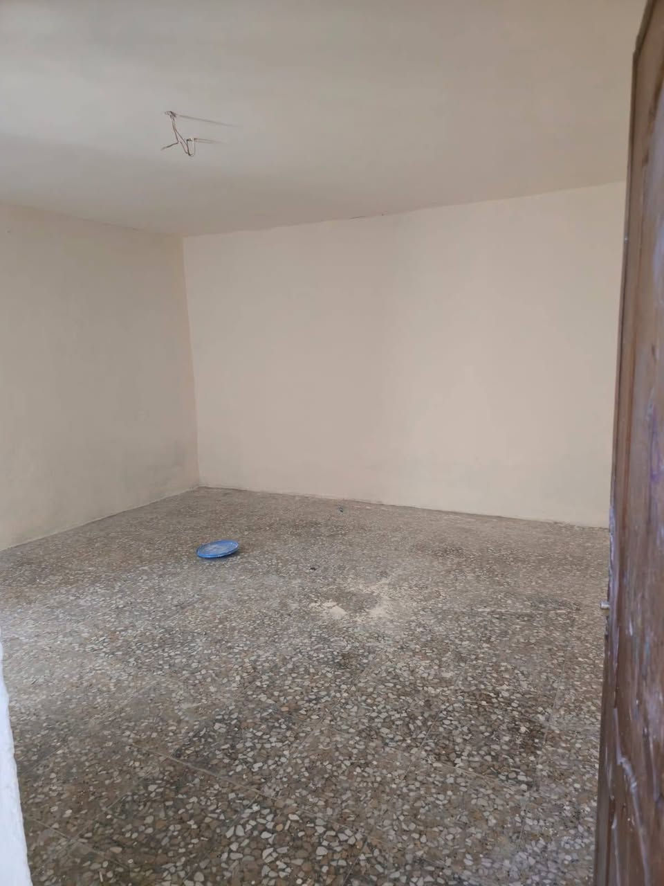 بيت ومشتمل بالحسينيه للبيع
طابو صرف
مساحه ١٥٠ 
مكان بال٥٠٠٠ 
طباق واحد 
بيت ومشتمل ٥ غرف 
مطبخ ٢ 
حمامين
كراج 
للتواصل على الرقم 
ملاحظه ما اقبل اقساط او على المصرف ***********
