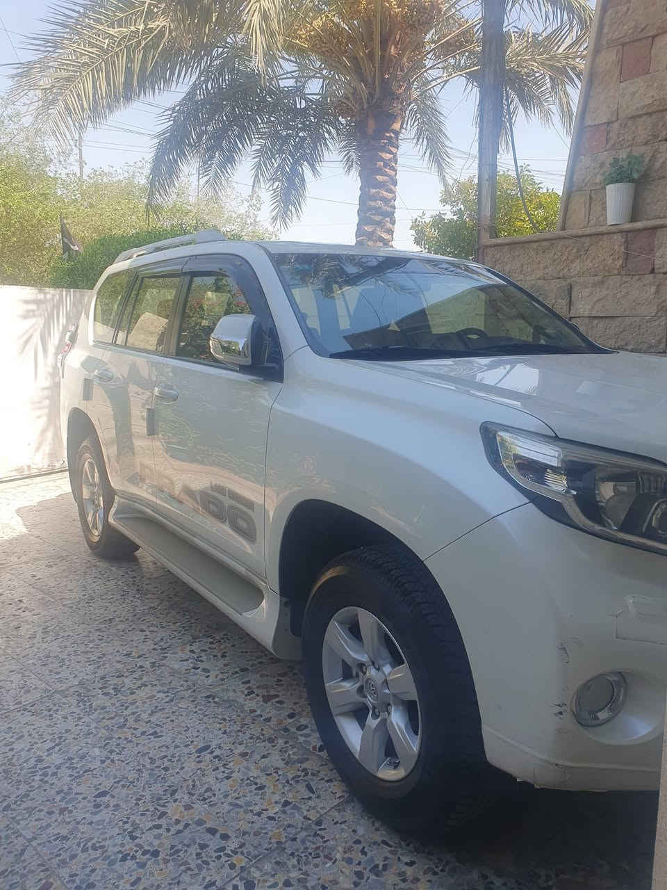 برادو موديل ١٤
٤ سلندر 
كفاله عامه بدون قطره صبغ ولا بارد 
مكينه كير تبريد كفاله عامه 
تخم تاير ياباني 
رقم بغداد بسمي رقم لجديد نكليزي 
سعر ٢٨٠ وبيهه مجال لشراي 
***********
مكان السياره بغداد الكرخ

