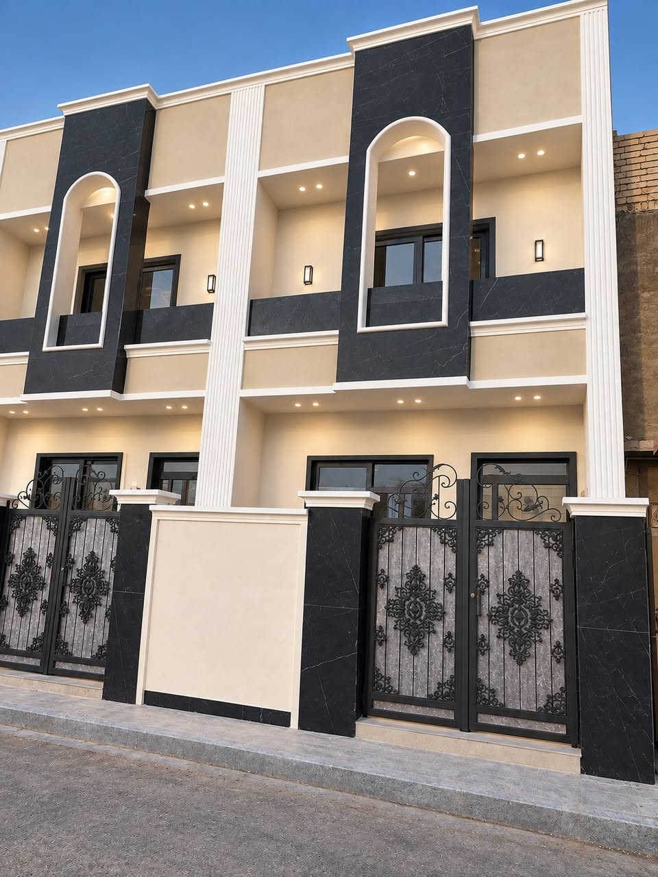 السلام عليًكم 

📍 للبيع — مشتمل جديد زيرو 2026

معروض مشتمل 50 متر 

🏡 بناء جديد — طابو صرف — فارغ غير مسكون 

المساحة والواجهة:
🔹 الواجهة 5 متر
🔹 النزال 10 متر

مكوّنات المشتمل:
• صالة واسعة
• مطبخ
• منور
• صحيات عدد (2)
• غرف نوم عدد (2)
• بيتونة
• سطحين (2)

🚪 باب قاصة
🪟 شبابيك مع بوب ألومنيوم
❄️ تأسيس سبالت
🎥 منظومة كاميرات

الموقع: بغداد – الكرخ  / الاعلام  – حي الري
قرب شارع قطر الندى

للاستفسار:
📞 ***********
   
***********
⸻
