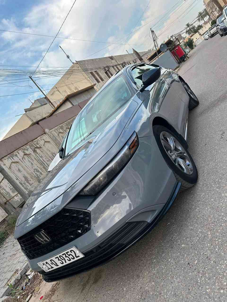 هوندا اكورد موديل 2023 حادثهه باب خلفي مبدل بلادي مثل ما موضح بالصور والتقرير بيهه صبغ ع كد شبر بالهلال الخلفي فقط السياره EXL مواصفاتهه معروفه والسياره جاهزه من كلشي  ونضيفه واي نقص مابيهه الحمد الله ورايدهه 195$ مكاني بغداد حي العدل 
الرقم ***********
