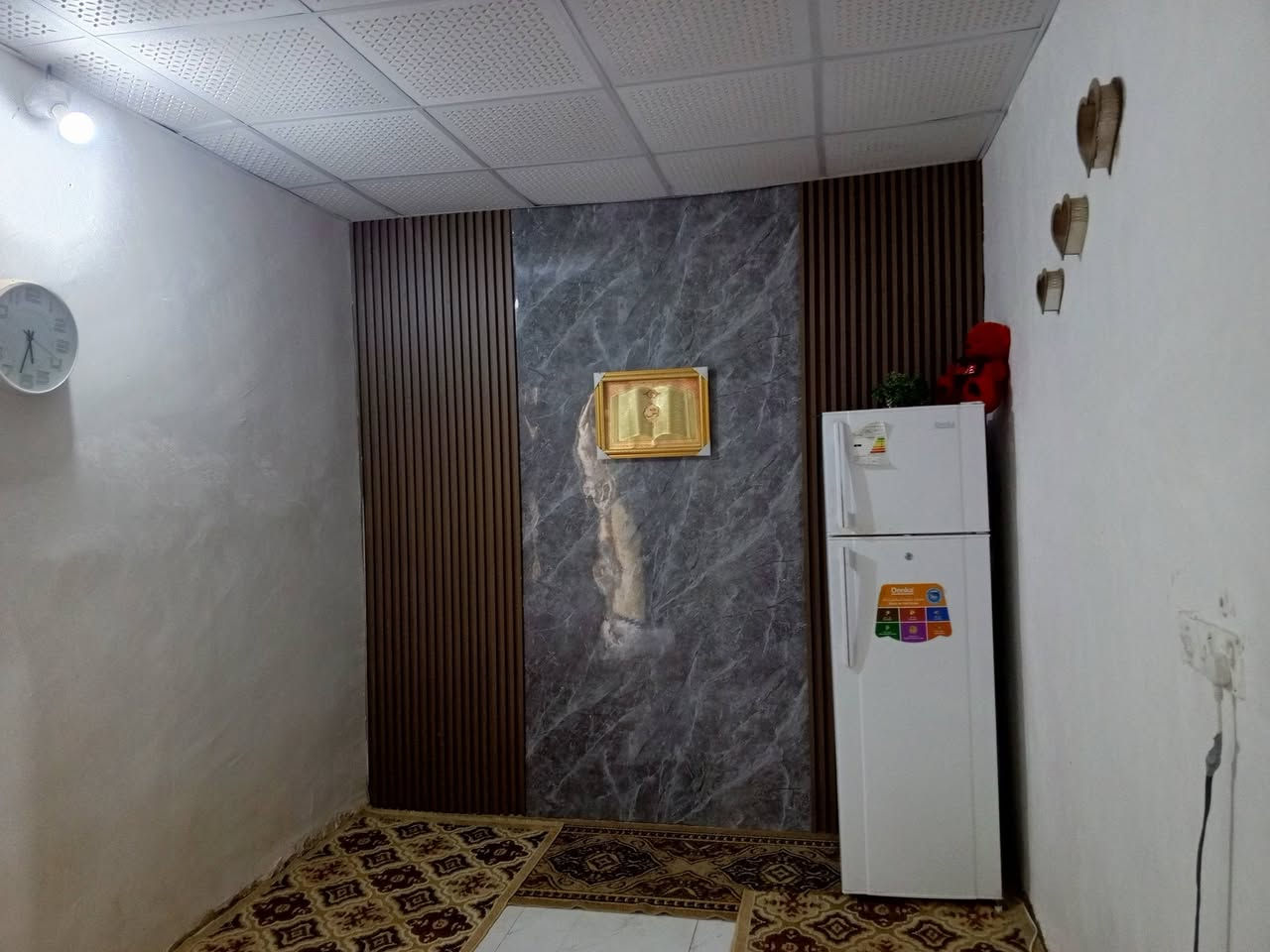 السلام عليكم قطعه بمساحه 400متر بوجهه 14.5ونزال 28تحتوي على دار مساحه 90متر شارع 7متر تبعد عن التبليط 150متر الموقع كربلاء المقدسة الحسينيه العطيشي منطقه ام ماشه قرب جامع الامام علي السعر 60 مليون وبيها مجال لطيبين ***********
***********واتساب
