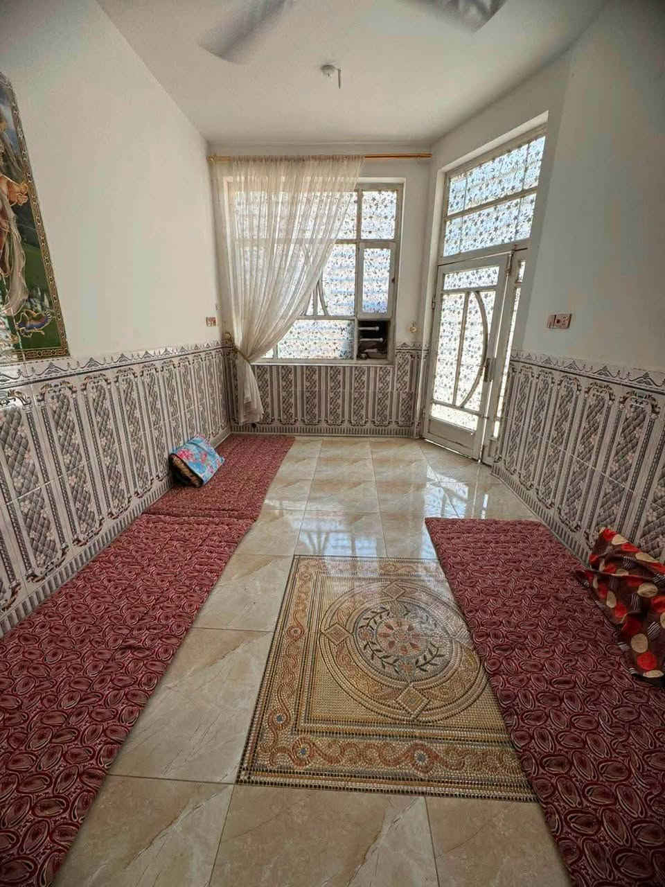 دار للبيع طابقين (120م) عرض مايتفوت 

طابو زراعي سند 25 لاتوجد حصه للماليه يعني طابو صرف زراعي  المكاتبه مع صاحب الارض 

يحتوي على 👇🏻 

2 غرف نوم - صاله - كلدور - مطبخ -

مجمع صحيات عدد 2 - مناور - كراج 

الموقع 📍 اكرر مستعجل البيع والسعر مناسب

نادر الاولى - شارع الامام الحسن   - قريب الزيتون 

علمآ مكلف بالنشر ارقام صاحب الدار

***********

***********
