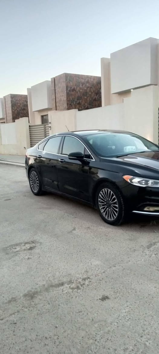 فورد فيوجن اسود 17 محرك 2000 تيربو 
رقم اربيل دولي 
فول مواصفات تيتانيوم ( معروفه مواصفات ال تيتانيوم)
السيارة كلين بدون حادث مكفوله من الصبغ 
ماشيه ١١٣ الف
 بيها نقوصات يحتاجلها صدر امامي وخلفي وشويه ترتيبات  
جنت عارضها ب130 ورقه لان سيارة كلين 

السعر المطلوب 105 وبالعافية على الي ياخذها 
للاستفسار *********** بغداد, العراق
