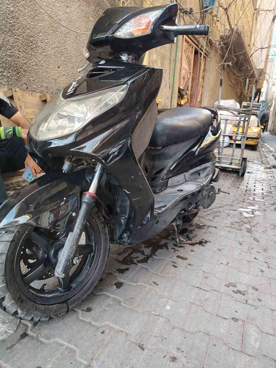 سلام عليكم
دراجة سكنس فحل نوزل خطين

دراجة مكفولة كفالة عامة ممفتوح بيها برغي واحد

السعر مليون وبيها مجال

للاستفسار التواصل خاص او واتساب
***********

