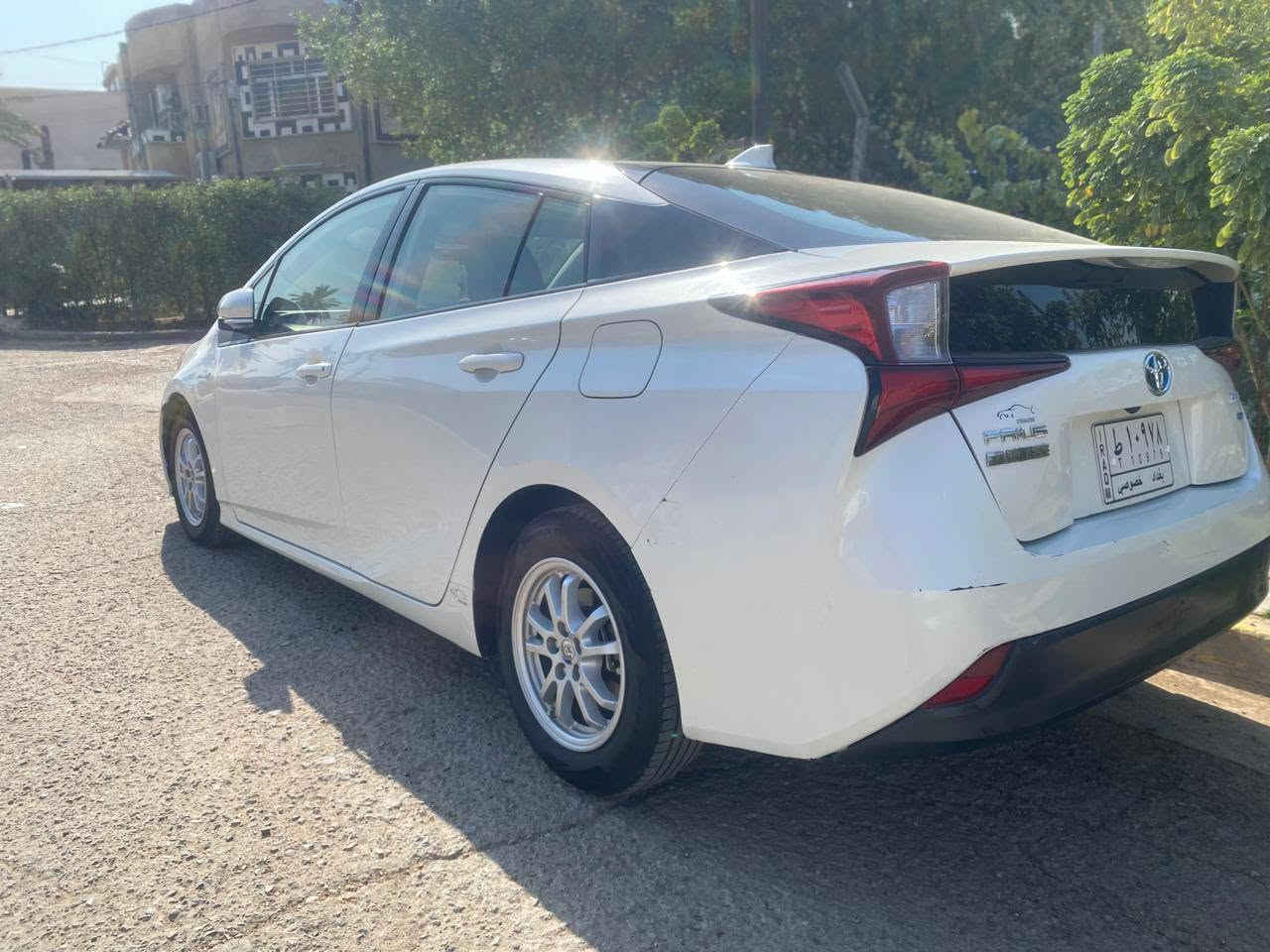 تويوتا بريوس للبيع المكان حي الجامعة بغداد موديل ٢٠١٩ السيارة حادثها جاملغ السائق فقط مكينة ٢٠٠٠ هايبرد ***********
