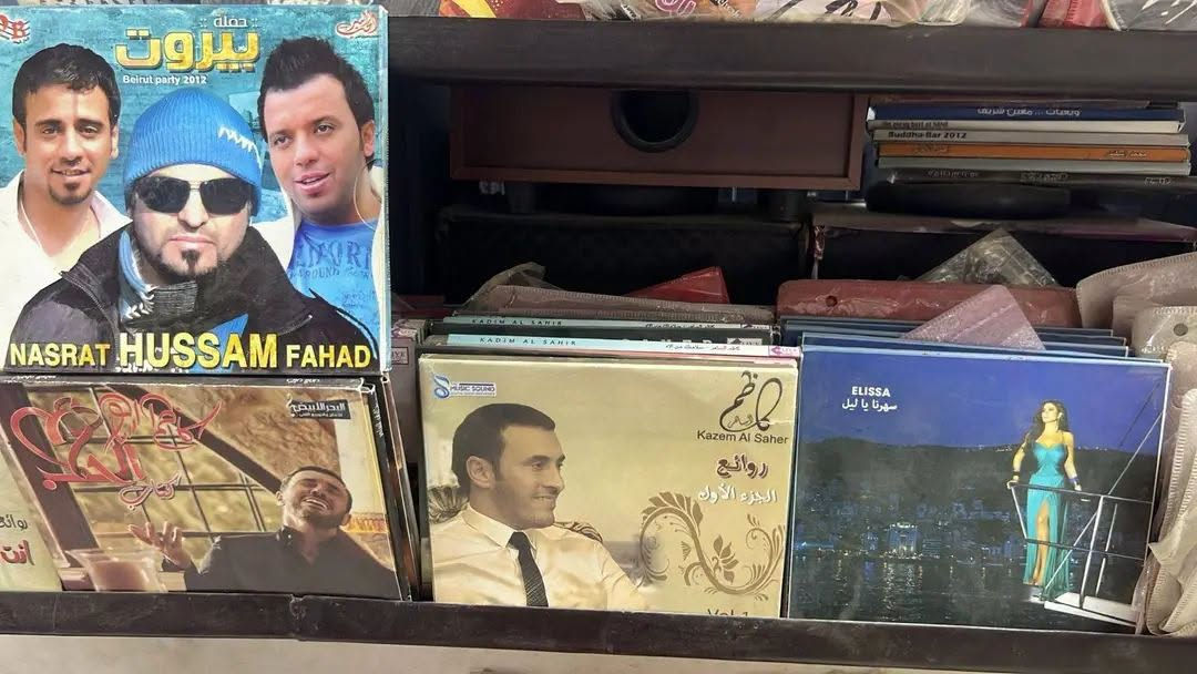 بيع مكتبة كاملة من أقراص CD وDVD صورة صوت من عراقي قديم وجديد وكوكتيلات وعربي وخليجي واجنبي قديم وجديد نسخ اصليه  نسخ طبع خاصه بالتسجيلات شروة كاملة للبيع للتواصل والاستفسار الاتصال على الرقم *********** واتساب
