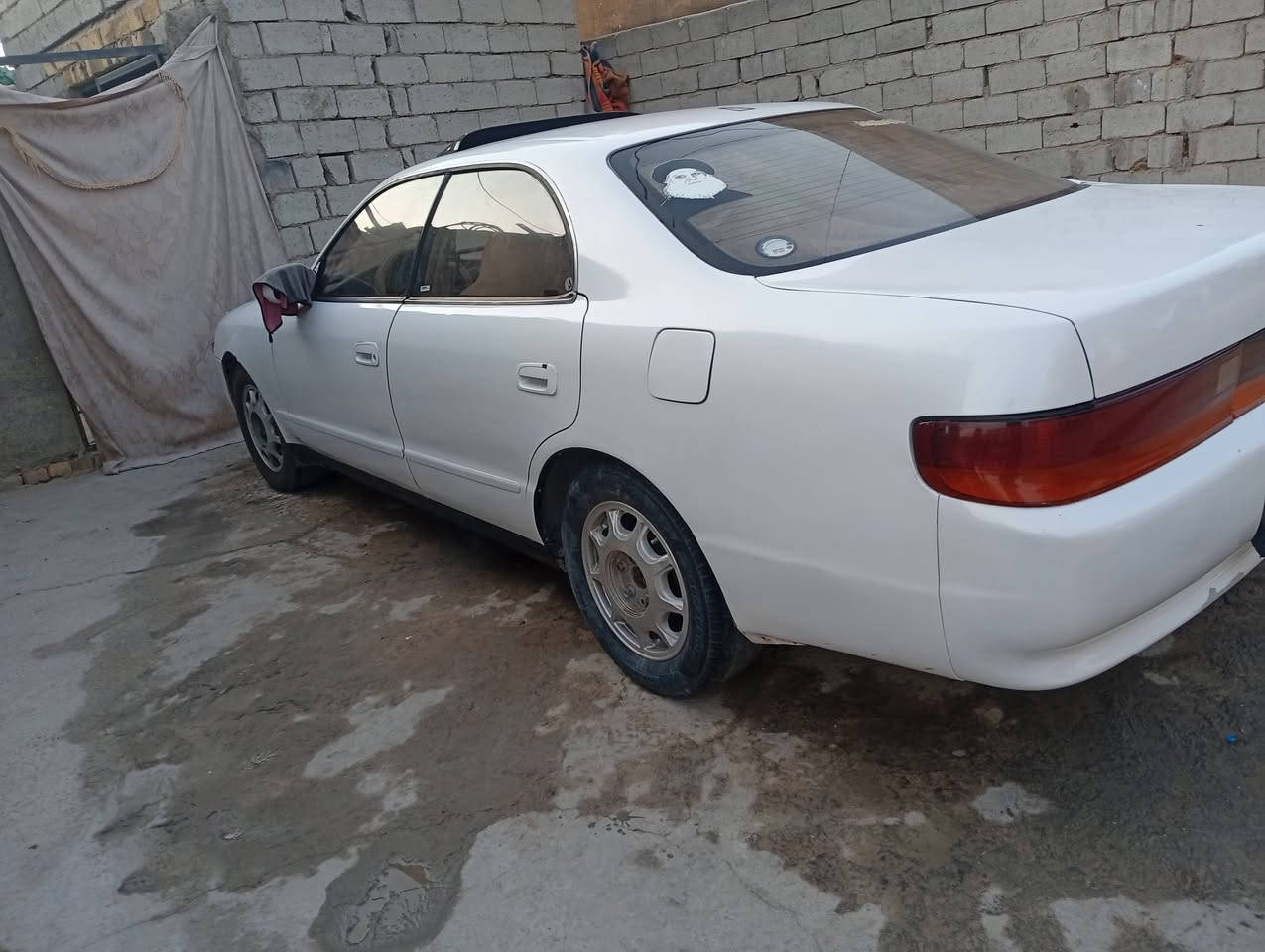 السلام عليكم اخوان شيزر بيه كصه ربع جوه الصابونه مكينه وكير ففتي فيشه وحده  تخم تأير  بسمي تحويل ثاني يوم ***********سعره45 وبيه مجال مكانه النجف مشخاب
