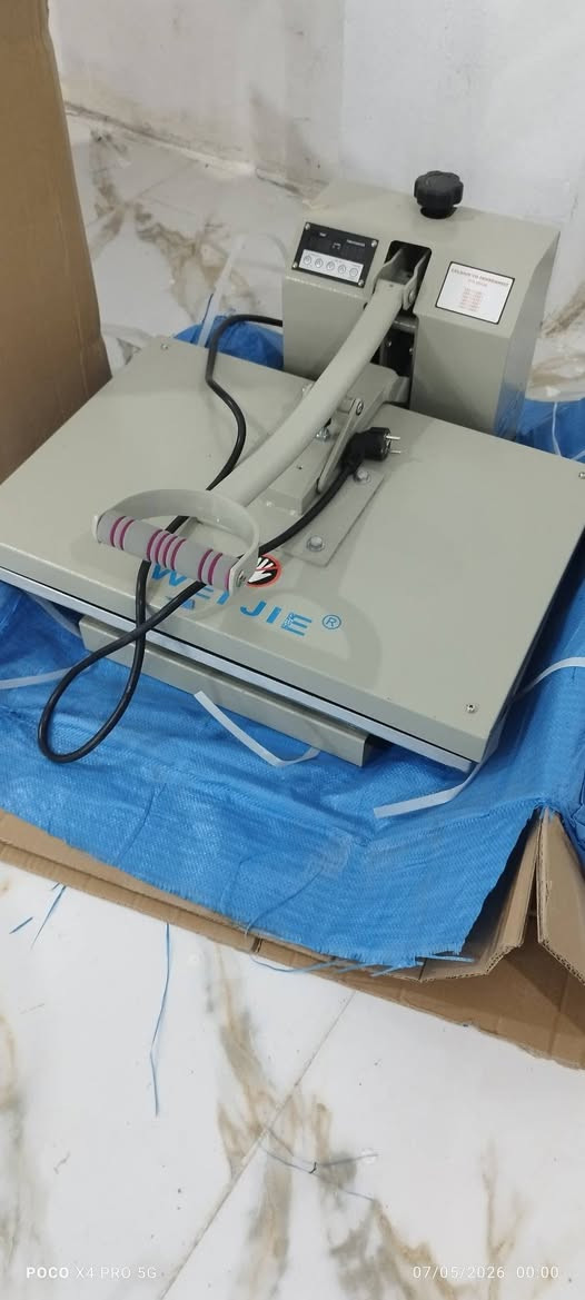 کۆمەڵێک بابەتی خەیات هەندێکیان بەکار نەهاتون بەس ئوتوەکە ئیشی کردوە ئەویش زۆۆر بەکەمی ***********
*********** واتسئاپ گەیاندنیش هەیە
