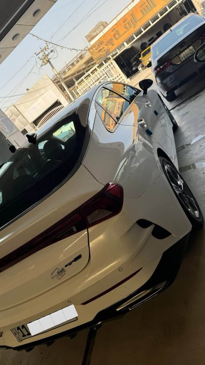 السلام عليكم👋🏻. 

للبيع K5 2024 1/1 1600 توربو لون ابيض 🤍

موصفات السيارة : 🚘

- شاشة كاميرا 
- كشنات جلد وتدفئه وتبريد وكهرباء 
- تشغيل عن بعد
- حساسات خلفية وامامية 
- نقط عمياء 
- بانورما 
- تبريد قطعتين 
- مودات قياده 
- تحكمات ستيرن 
- هند بريك بصمه 

السيارة امريكية بيها بنيد ودعامية تبديل فقط ، ودعاميه خلفية صبغ اكفلك ياها من شواصي ولغود ودواخل ولحيم ، كير مكينة اكسل كله كفاله 
السيارة رقم بغداد تحويل ثاني يوم ماشية 36 الف كيلو السيارة دينار متصرف عليها غير بانزين ودهن جديدة معنى الكلمة 🤍.

مكان السياره سيدية 📍

السيارة سعرها 188 وبيها مجال كلش قليل🤍. 

*********** 📞
