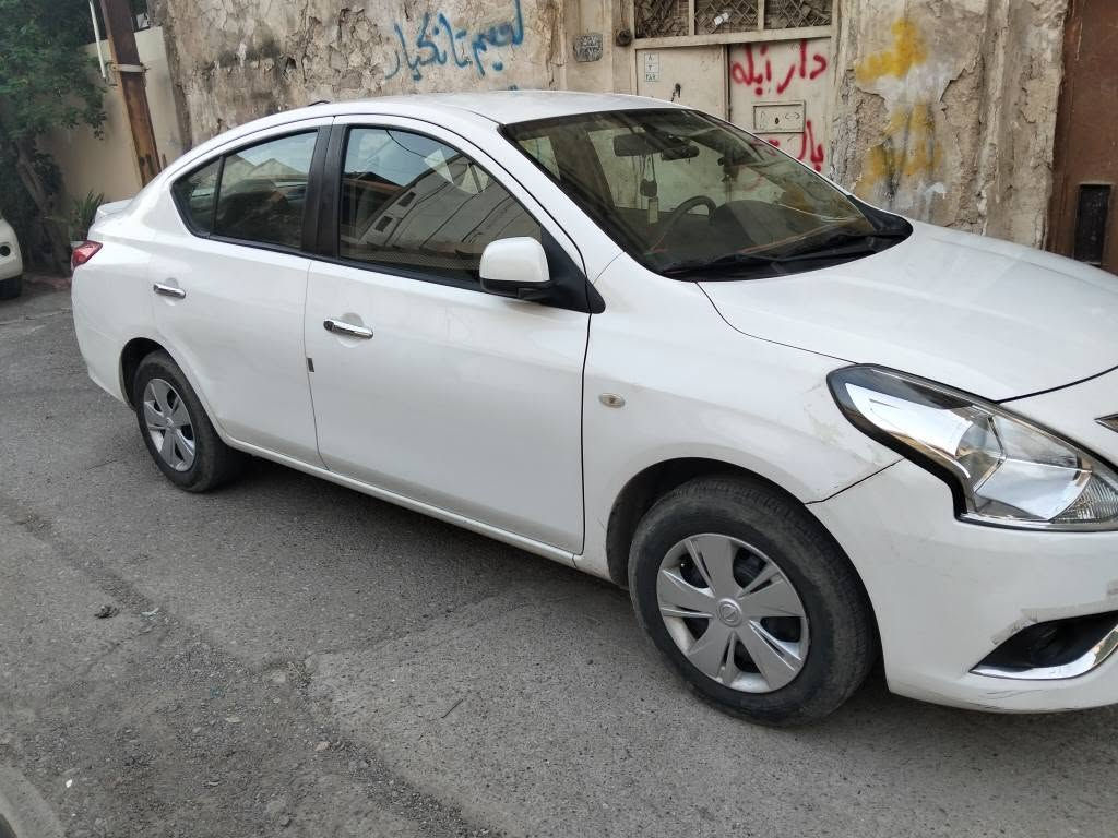 نيسان صني2020 خليجي (هندي)
سيارة ماشية 86 الف km
داخل اصفر
السيارة مكفولة ما بيها صبغ بس بيها بارد 
 ورقة الفحص موجود بلمنشور
كير والمحرك مامفتوح بدون أي عيب بشرط 
سنوية جديدة تخلص 2030
سيارة التخم الصدر جديد وباتري وتايرات جدد
كوبون البنزين موجود
تخم كبات+سويجين بلادي موجود
سيارة بأسمنا  تحويل  بل شرط والسعر 102$ورقة وبي مجال بسيط
 مكاني كركوك شراي خابر على هذا  الرقم
***********1 كركوك, العراق
