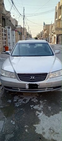 هيونداي ازيرا خليجي 2008  مكينة 6 سلندر مكفولة لون سلفر بيها 3 قطع جرا...