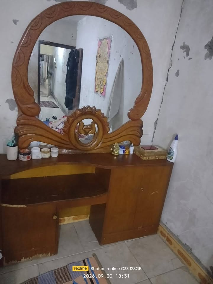 سعر٧٠

نص مكتوب في الصور:
- realme Shot on realme C33 128GB 2026.09.30 18:34
- realme Shot on realme C33 128GB 2026.09.30 18:31
