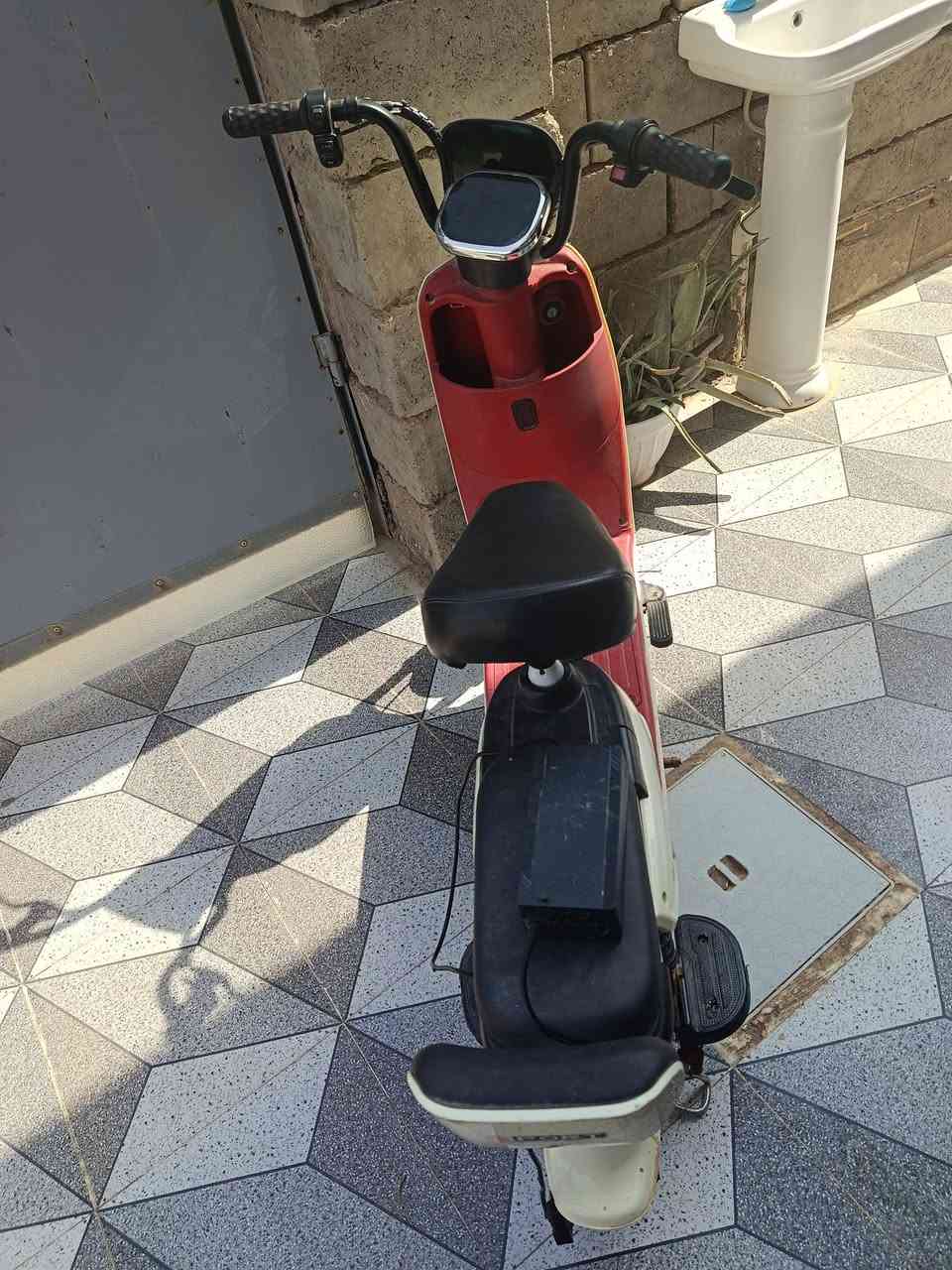 بايسكل شحن • ٤ بطاريات • نضيف