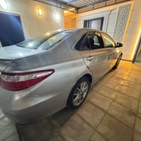 كامري 2016 SE ماشية ١٧٠ الف كيلو  محرك مامفتوح وكير شرط   حادثها بونيد...