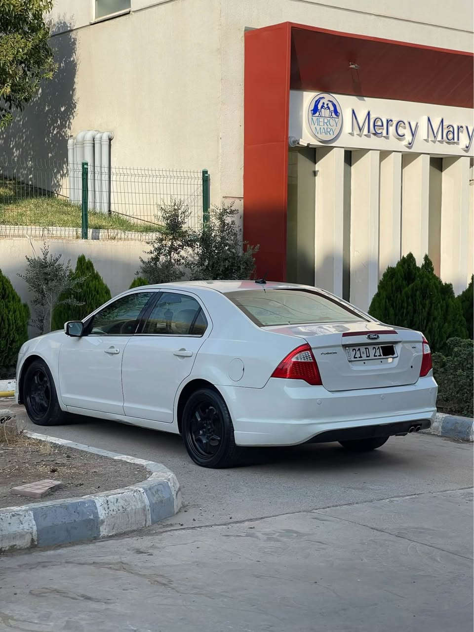 Ford fusion 
SE
٢٠١١
مواسەفات SE ئەمریکی
ناوزەرد
گێر ئۆتۆماتیک
چوار جام کارەبا
حاسەی بەگ 
سیستەمی سەوتی SYNC 
مەکینە ٢.٥ چوار پستۆن (مەرغوب)
هەموو گیانی بەشەرت 
چوار تایەی تازە کامل سێرڤس کراوە
تەبرید سارد و گەرم 
سێ پارچەو و دوو پەلەی بۆیاخە بێ ناوگرتن
سعری ٧٤ گەڵاو معامەلە
***********
***********
————————————————————————- السليمانية, العراق
