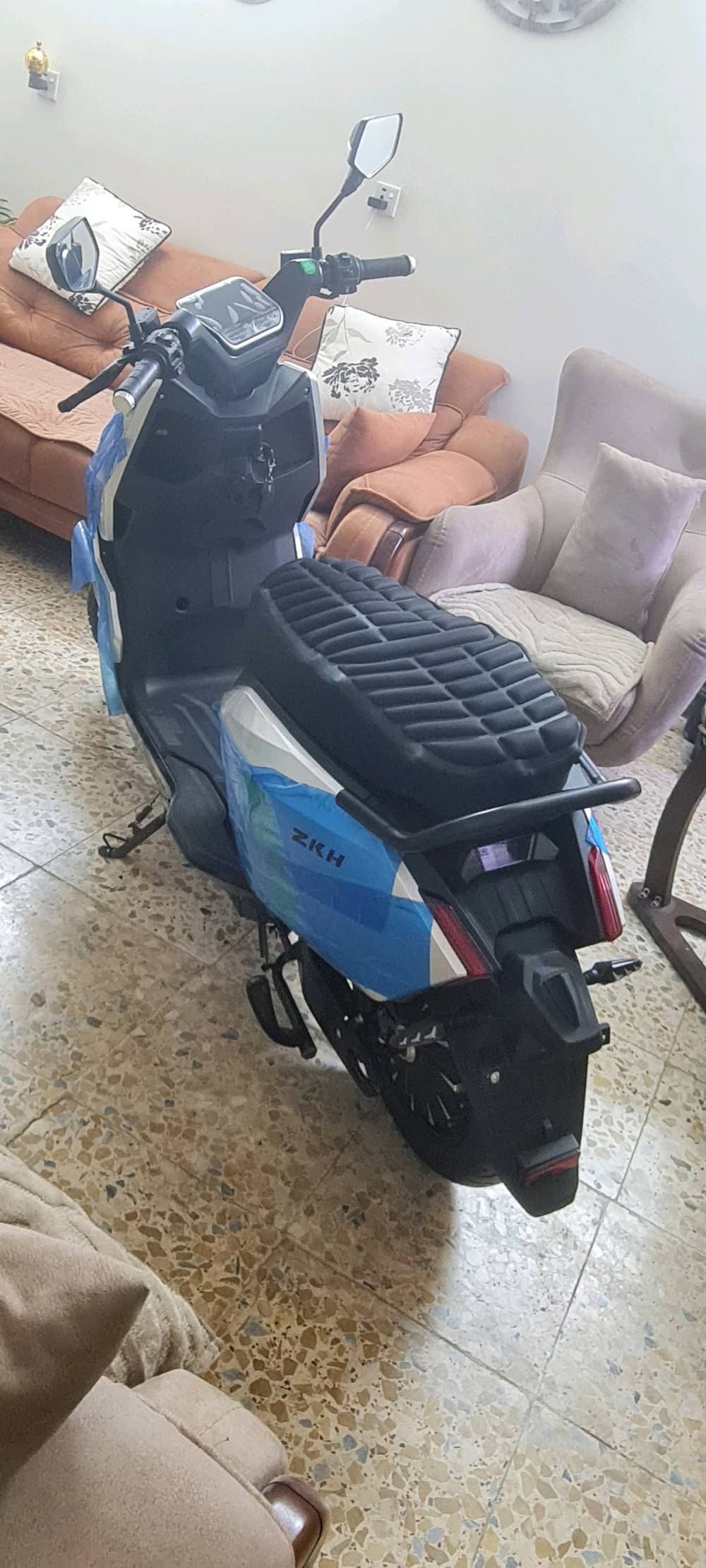 شحن فضائي • ست بطاريات • ٢٠٠٠واط