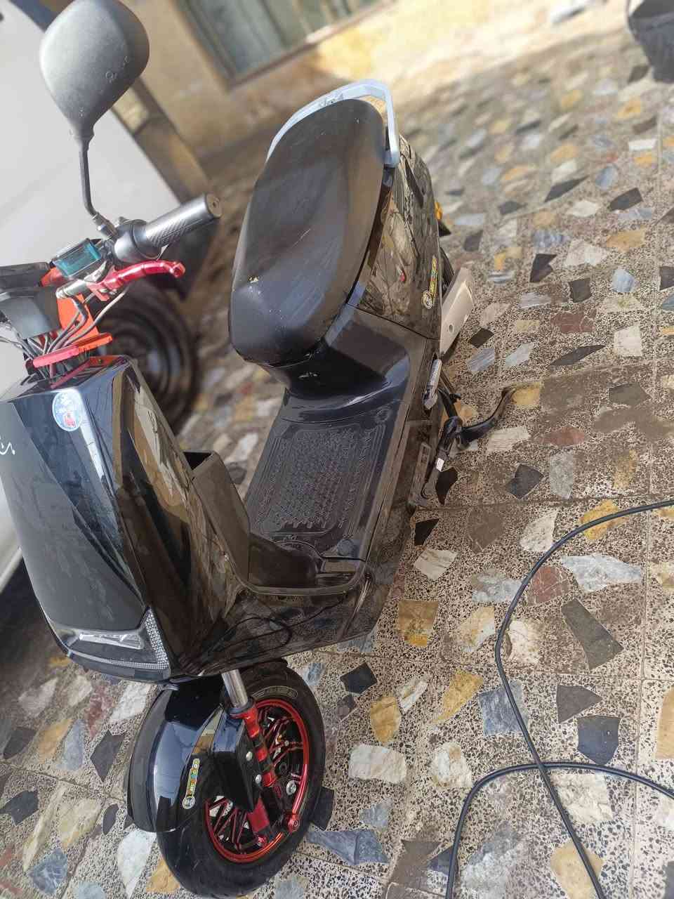 السلام عليكم اخون دراجه شحن لل بيع       موصفات طبلات رياضي استيران رياضي ويل رياضي دراجه ست بطاريت ريان دراجه خير من الله ااي يردهه توصل على هاذه رقم او خاص بكل اوقات ارد ***********
