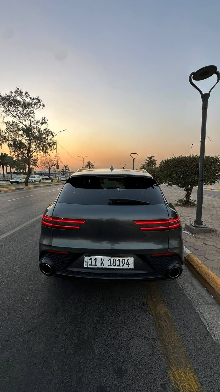 سعر جدا مناسب بيع فقط 👌 237 ورقة ❗
✅ المحرك: 6 سلندر
✅ الفئة: Prestige – Full مواصفات
✅ الممشى: 60,000 ميل
✅ 5 وضعيات قيادة
✅ سقف بانوراما
✅ السقف  شامو
✅ تبريد كشنات مساج كشنات
✅ تتقدم و ترجع على ريمونت
✅ الداخل: ماروني فخم
✅ السيارة باسمي و حرة
التحويل ثاني يوم
✅ السيارة ما ناقصها أي شي 
انارة داخلية + اني مسوي الها انارة إضافية 150$
قبل شهر مسوي إدامة للسيارة 👌

🔸 السيارة بيها صبغ 6 قطع فقط، بدون حادث.سونار مرافق ب صور 
 الـ GV70 Prestige يعرف قيمتها وفخامتها.
شراي يتصل *********** 📞

