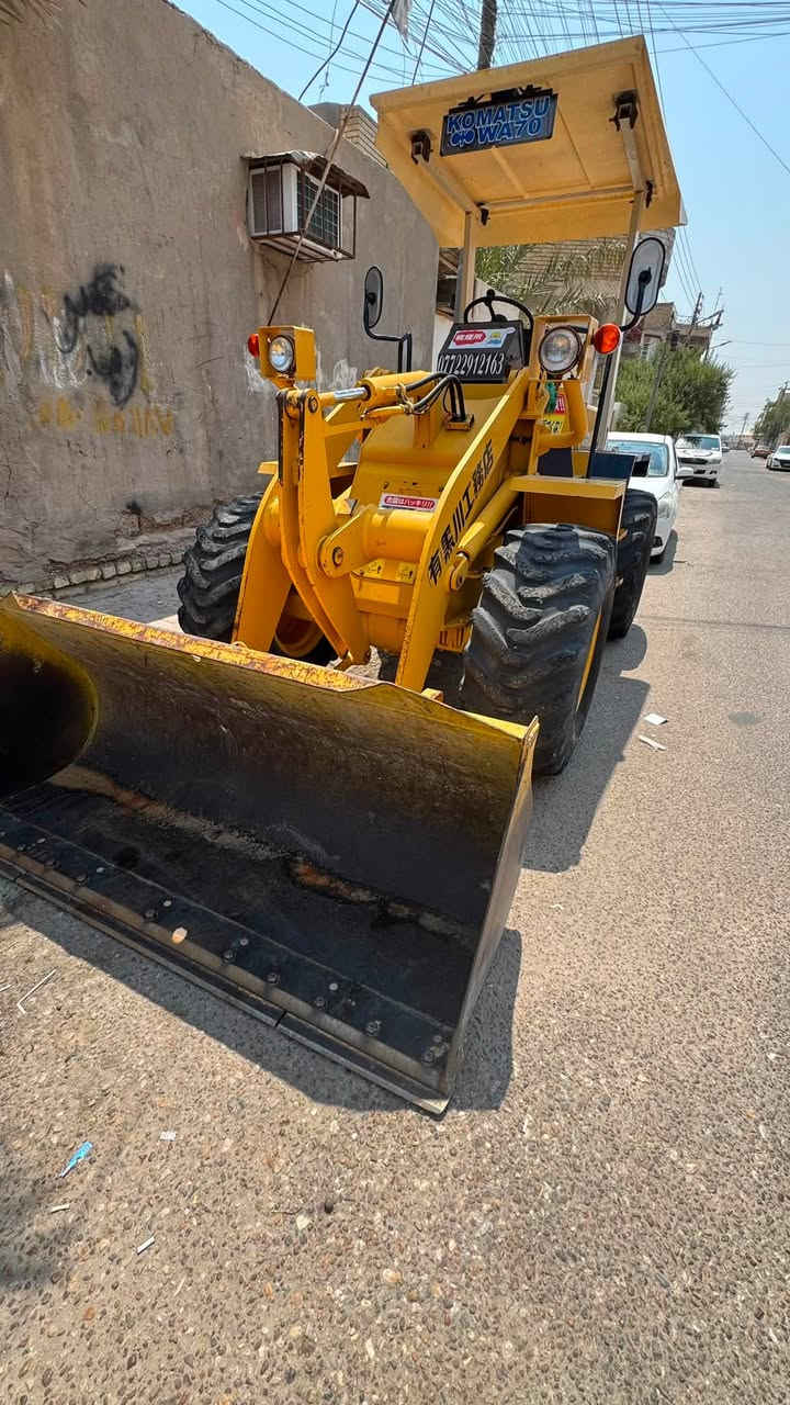 سلام عليكم اخوان شفل كوماتسو حجم ٧٠ للبيع منفيس مشتقل ١٢٠٠ ساعه حالين مكفول من كلشي مكاني البصره السعر ٢٩٠ /***********
