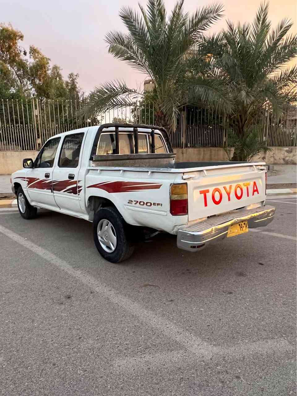 Toyota 1989.      3y 
مەکینەی 3y             ئاڕمی پلاستیک سلێمانی 

قوفلی 24 $ گڵا 

سەرفوو بوخاری نیە  

کارەبای مەزبووتە. گشتگیانی ئیشەکات 

تەقەوو رەقەی نیە 

تایەکانی لۆکن 

ناوی زۆر جوانە 

لە کەلارم
جوابی کۆمینت نادەمەوە. 
*********** كالار, السليمانية
