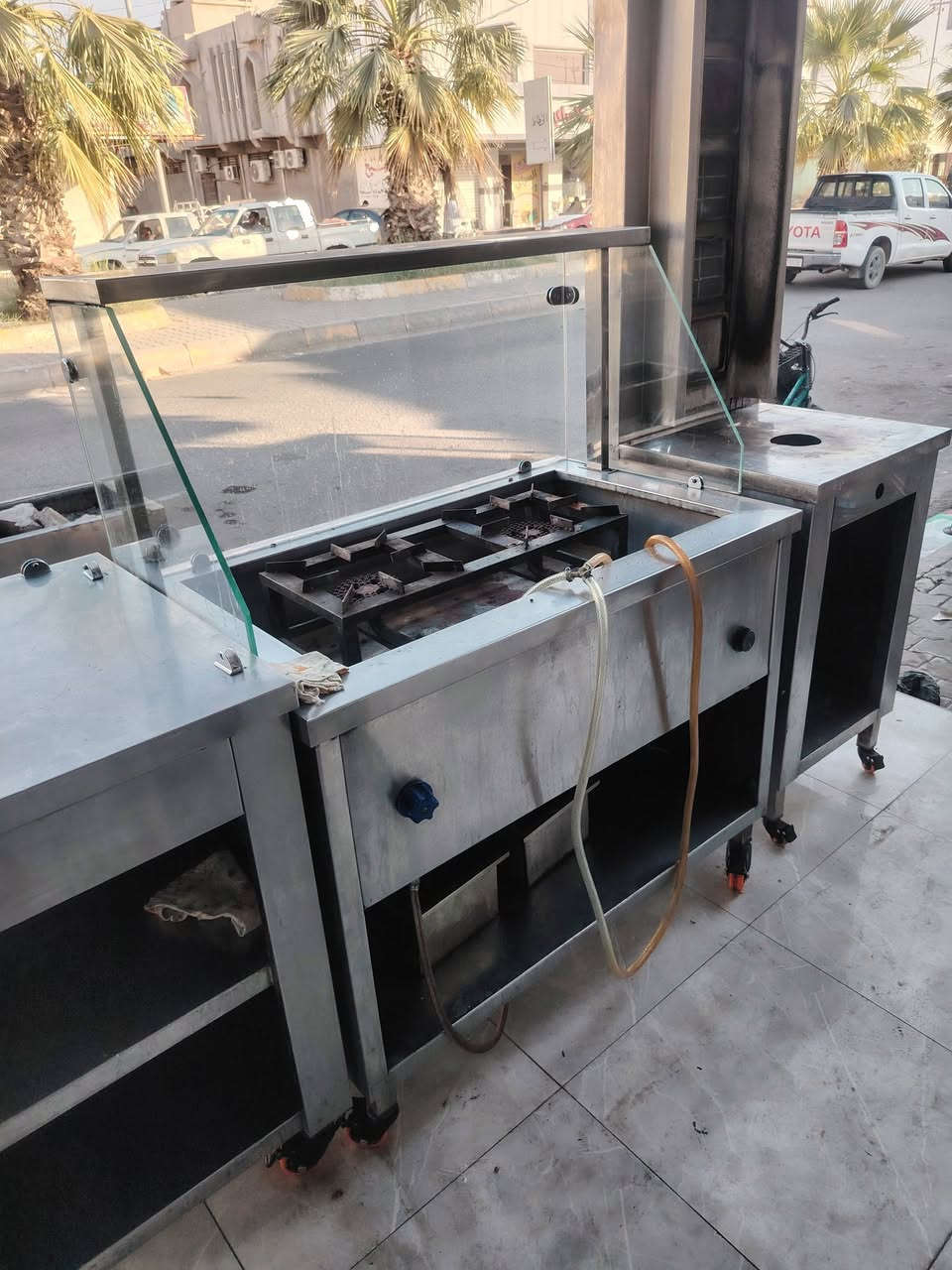 غراض مطعم للبيع
***********
