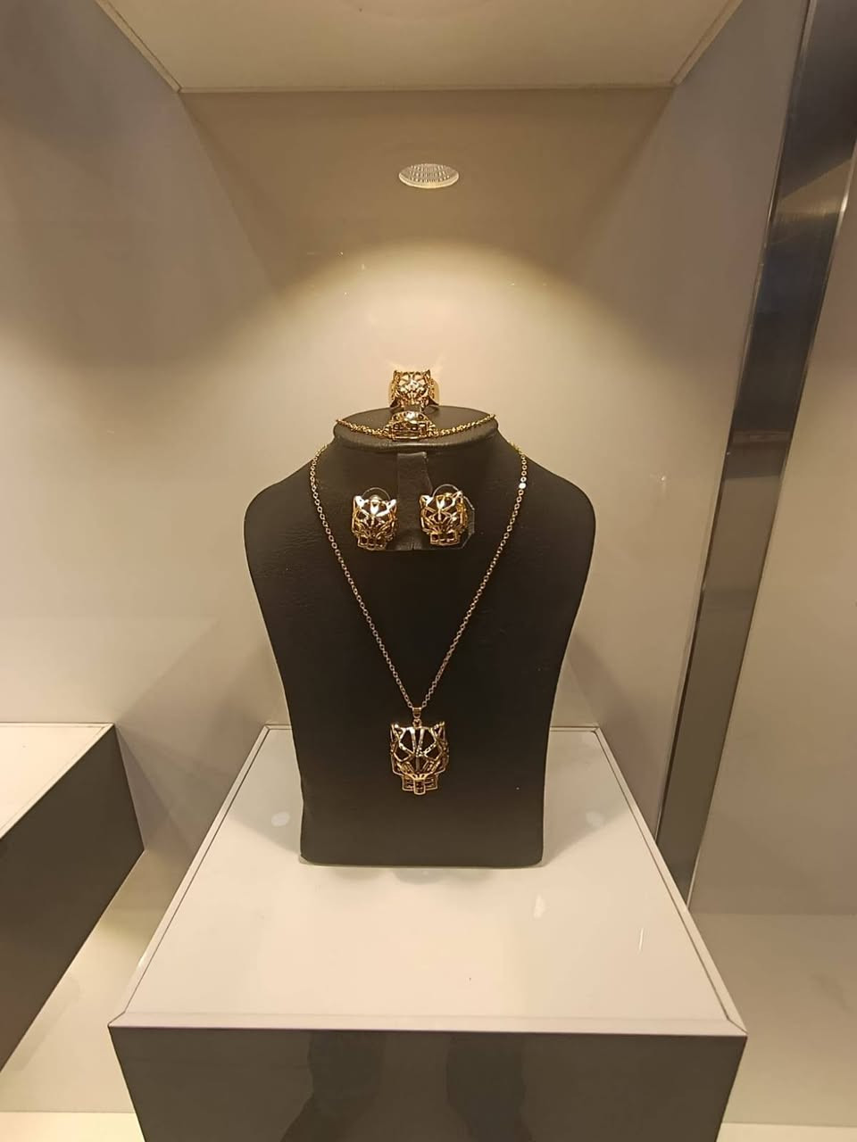 ✨💎 تم بعون الله افتتاح محلنا للإكسسوارات والذهب البرازيلي 💎✨

🔥 ذهب برازيلي – كوالتي ماستر عالي
🛡️ ضمان من سنتين إلى 3 سنوات
✨ موديلات متنوعة وأشكال تناسب جميع الأذواق

💎 متوفر لدينا أفخم أنواع الطخوم:
• طخوم ليرات
• طخوم موناكو
• طخوم قردون وحية
• طخوم تايكر
• طخوم تيفاني
• ويتوفر لدينا العديد من الأنواع والموديلات الأخرى

✨ ومتوفر أيضاً:
💍 محابس
📿 قلادات
✨ أساور بأنواعها
💫 حجول
〰️ ملاوي
📿 قلادات ناعمة وناسكة
💎 موديلات مختلفة ومتنوعة

🚚 التوصيل متوفر حالياً:
📍 الموصل
📍 أربيل

📍 العنوان: أربيل – عينكاوة – شارع المنتزه

💰 الذهب صار غالي… وفرنالكم بضاعة تضاهي الذهب
✨ أناقة وفخامة بسعر مناسب ✨

📞 للاتصال والاستفسار:
*********** 📲 واتساب متوفر
*********** 📲 واتساب متوفر

❤️ نورتونا وشرفونا بزيارتكم ❤️
