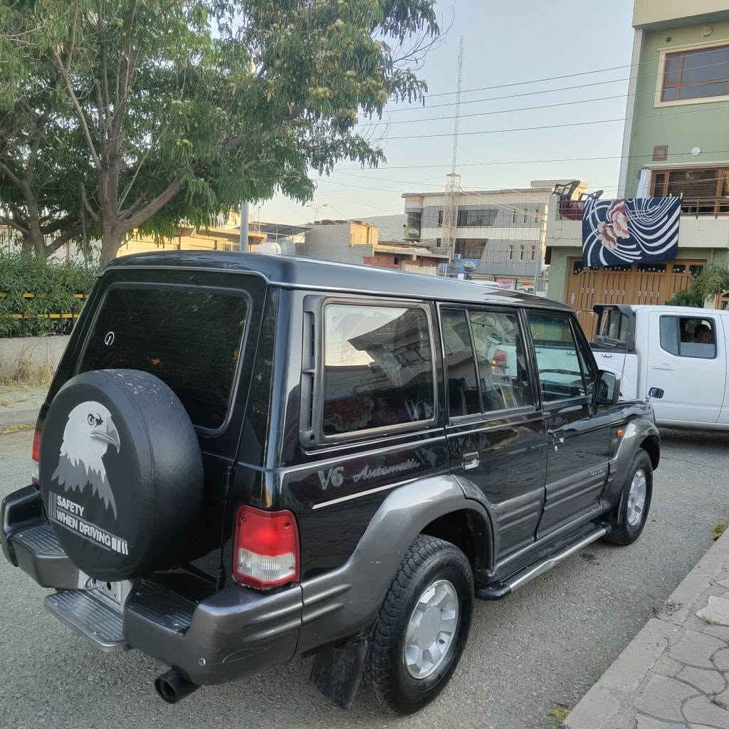 گالۆبەر مۆدیل ٢٠٠٠ بی بۆیاخ بی لیدراو هەموو گیانی لەسەر دەقی شەریکە ماوەتەوە تەبردساردوو گەرم ئیش ئەکات تۆماتیک مەکینە وینجی چوار جام کارەبا قفڵ مەرکەزی هەموو گیانی بەشەرت شوختوو قپاوی نیە تەقەو ڕەقەی نیە زۆر تندوو تۆڵە ناو  دەری بەتازەی ماوەتەوە ڕەقەم هەولیرە بەشەرتی تەحویلوو غەرامەوو دارو بەرد 
گۆڕینەوەش ئەکەم بەشتیک بەدڵم بیت 
شوین دەربەندیخان 
سعر.٤٣
*********** فایبەری لەسەرە دار بنديهكان, السليمانية
